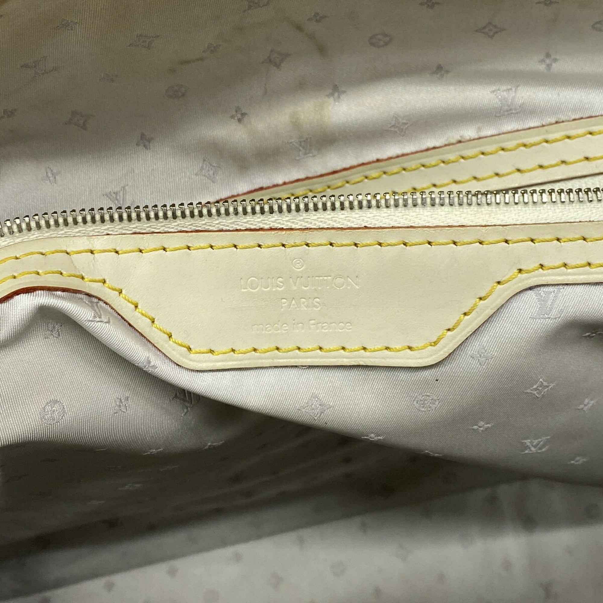 Louis Vuitton Blanc Handbag (Pre-Owned)