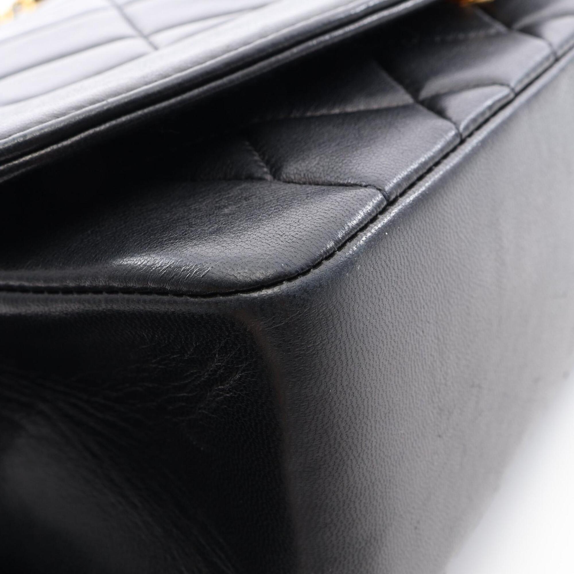 Chanel Black Leather Handbag Shoulder Bag (Pre-Owned)