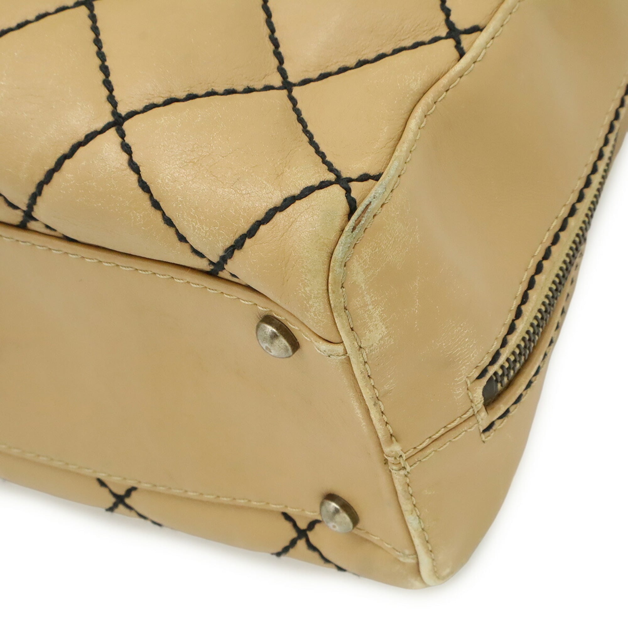 Chanel Wild Stitch Beige Leather Handbag (Pre-Owned)