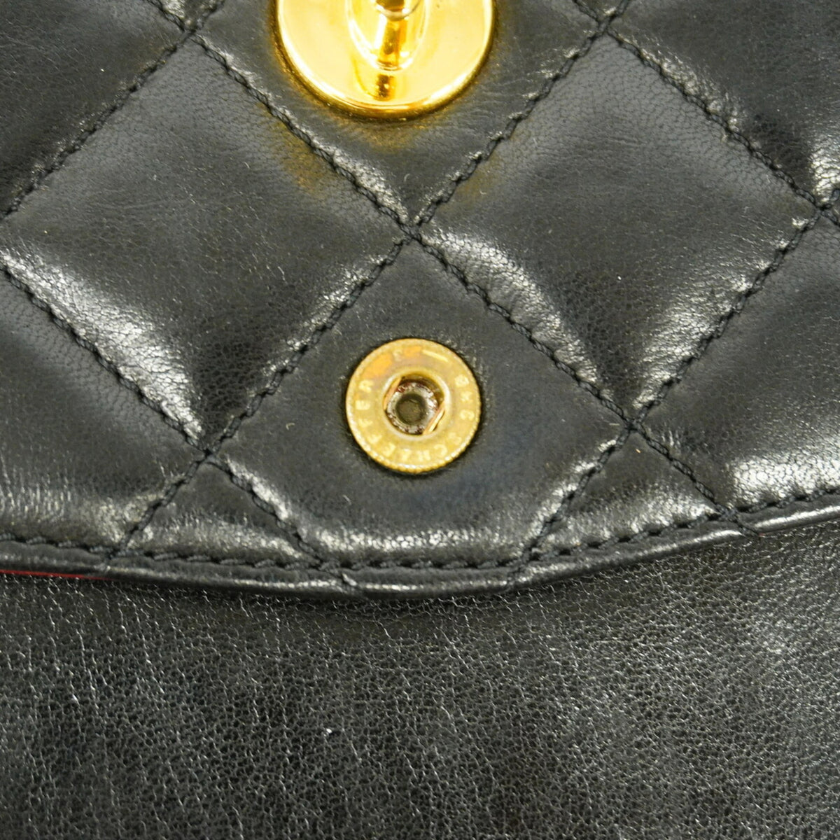Chanel Black Leather Shoulder Bag (Pre-Owned)