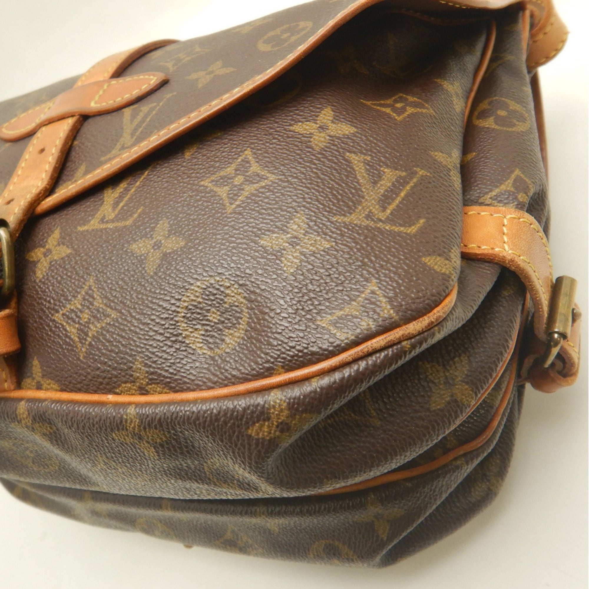 Louis Vuitton Brown Monogram Canvas Shoulder Bag (Pre-Owned)