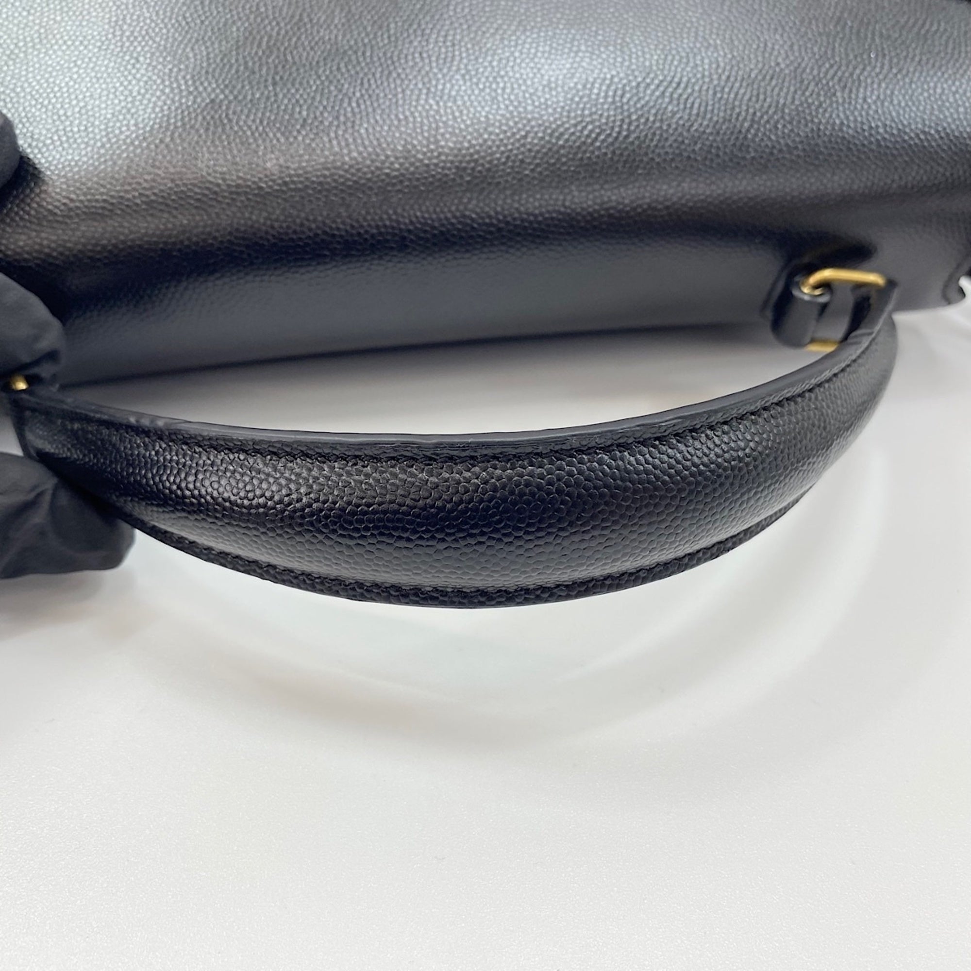 Yves Saint Laurent Cassandre Black Handbag (Pre-Owned)