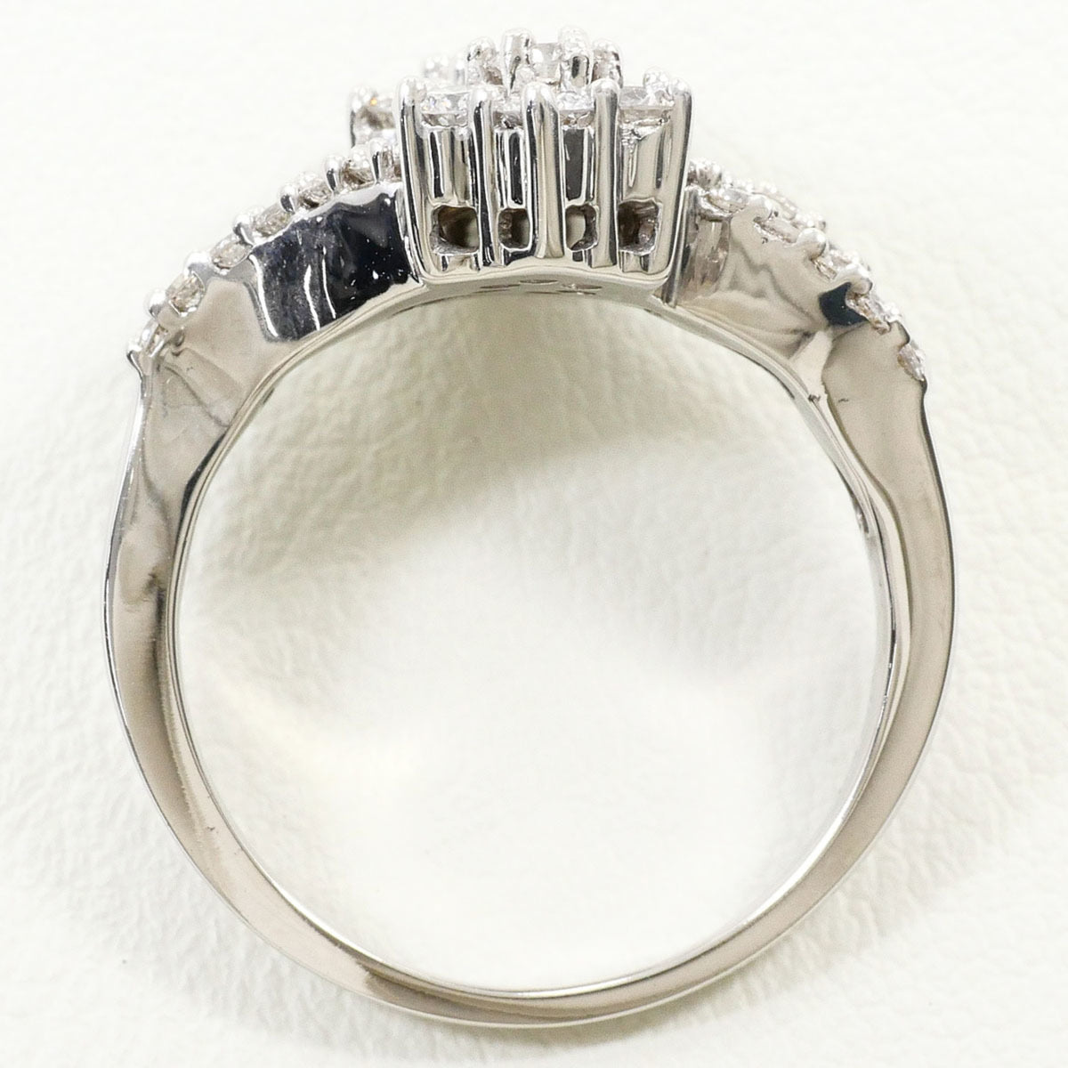 Unbranded White Gold White Gold (18K) Band Ring (Pre-Owned)