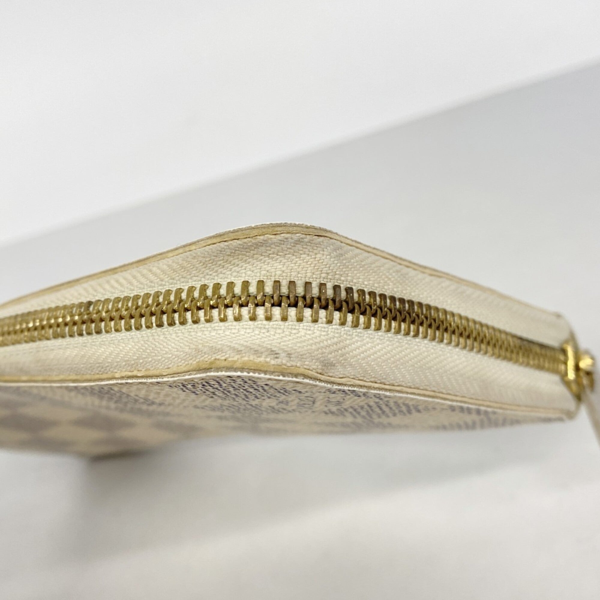 Louis Vuitton White Long Wallet (Bi-Fold) (Pre-Owned)