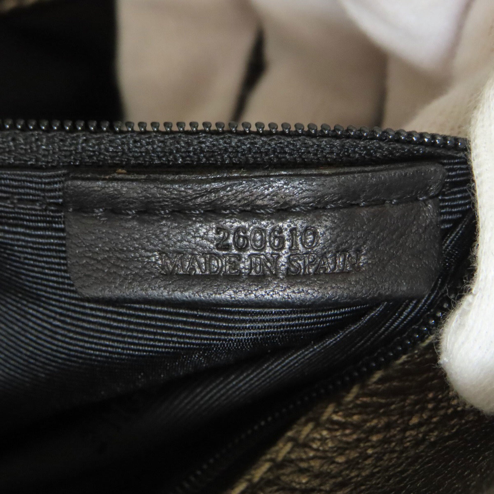 Loewe Bronze Leather Handbag (Pre-Owned)