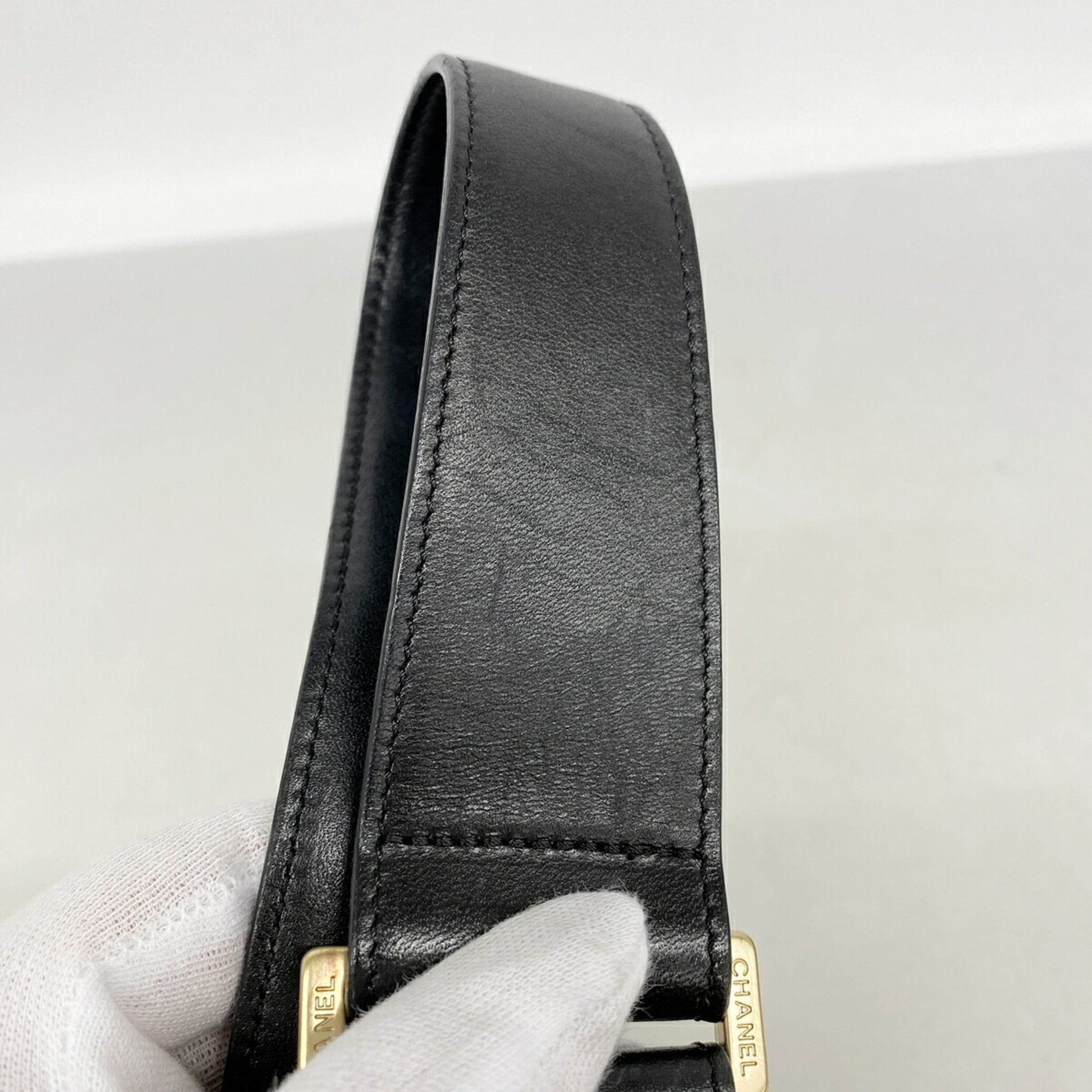 Chanel Black Nylon Shoulder Bag (Pre-Owned)