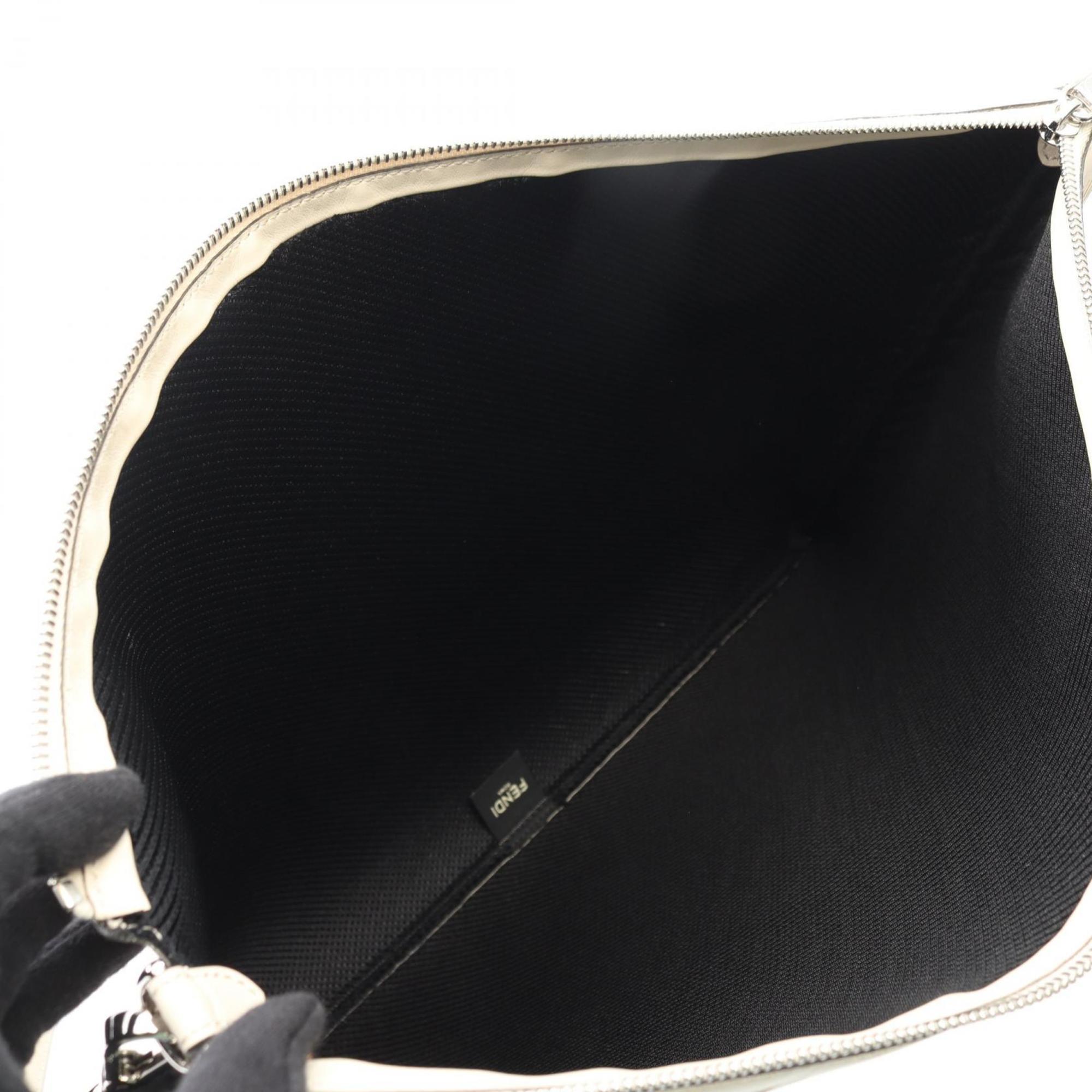 Fendi White Leather Shoulder Bag (Pre-Owned)