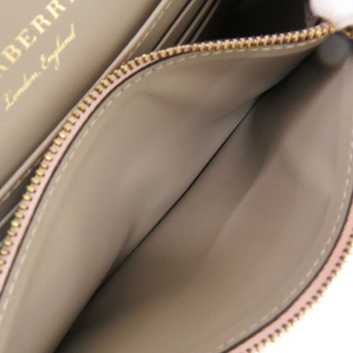 Burberry Pink Leather Shoulder Bag (Pre-Owned)