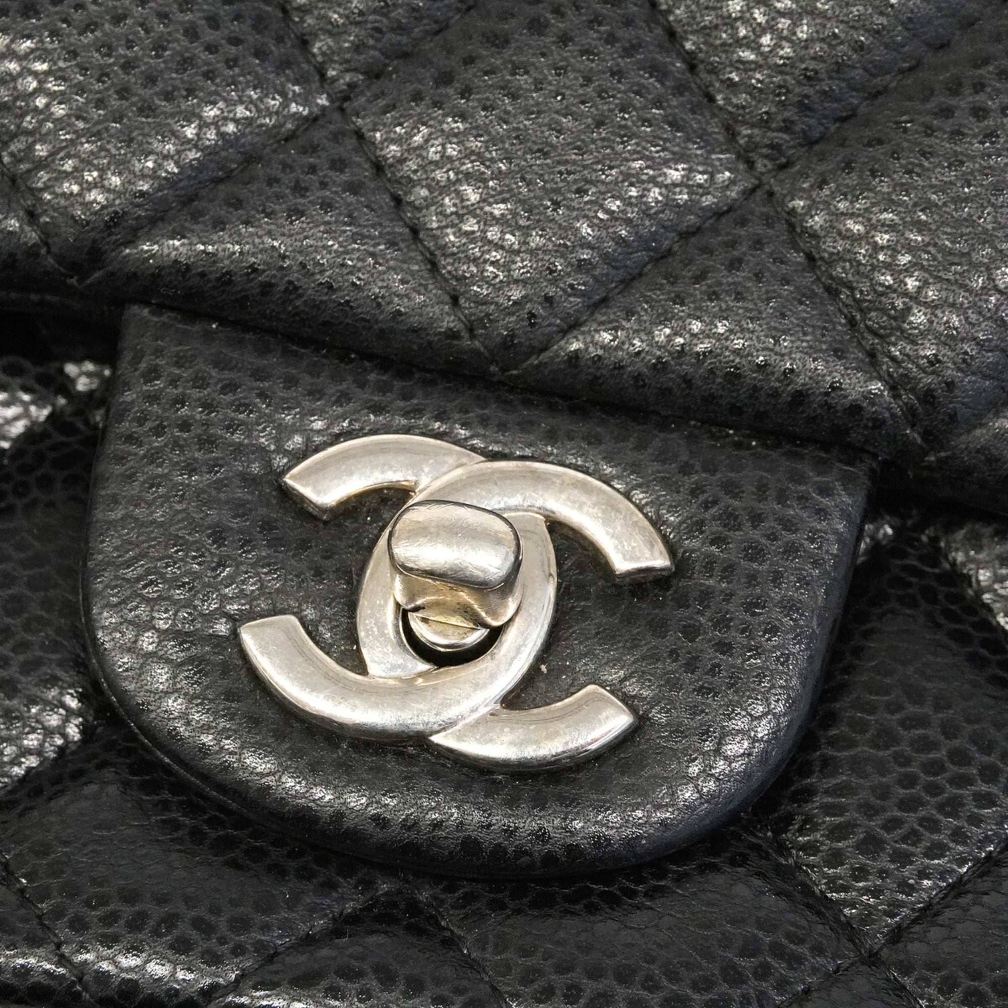 Chanel Black Grained Calfskin Shoulder Bag (Pre-Owned)