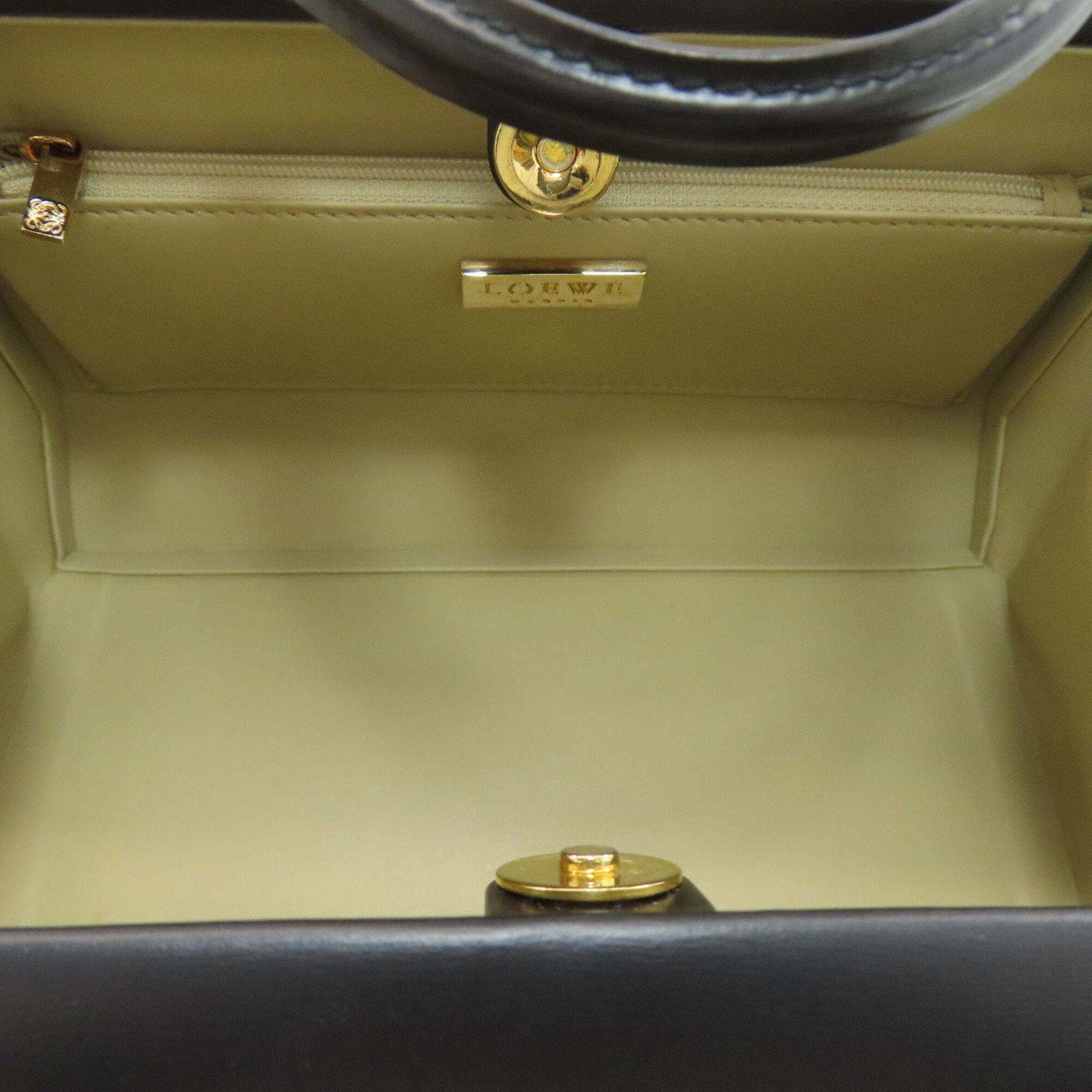 Loewe Black Leather Handbag (Pre-Owned)