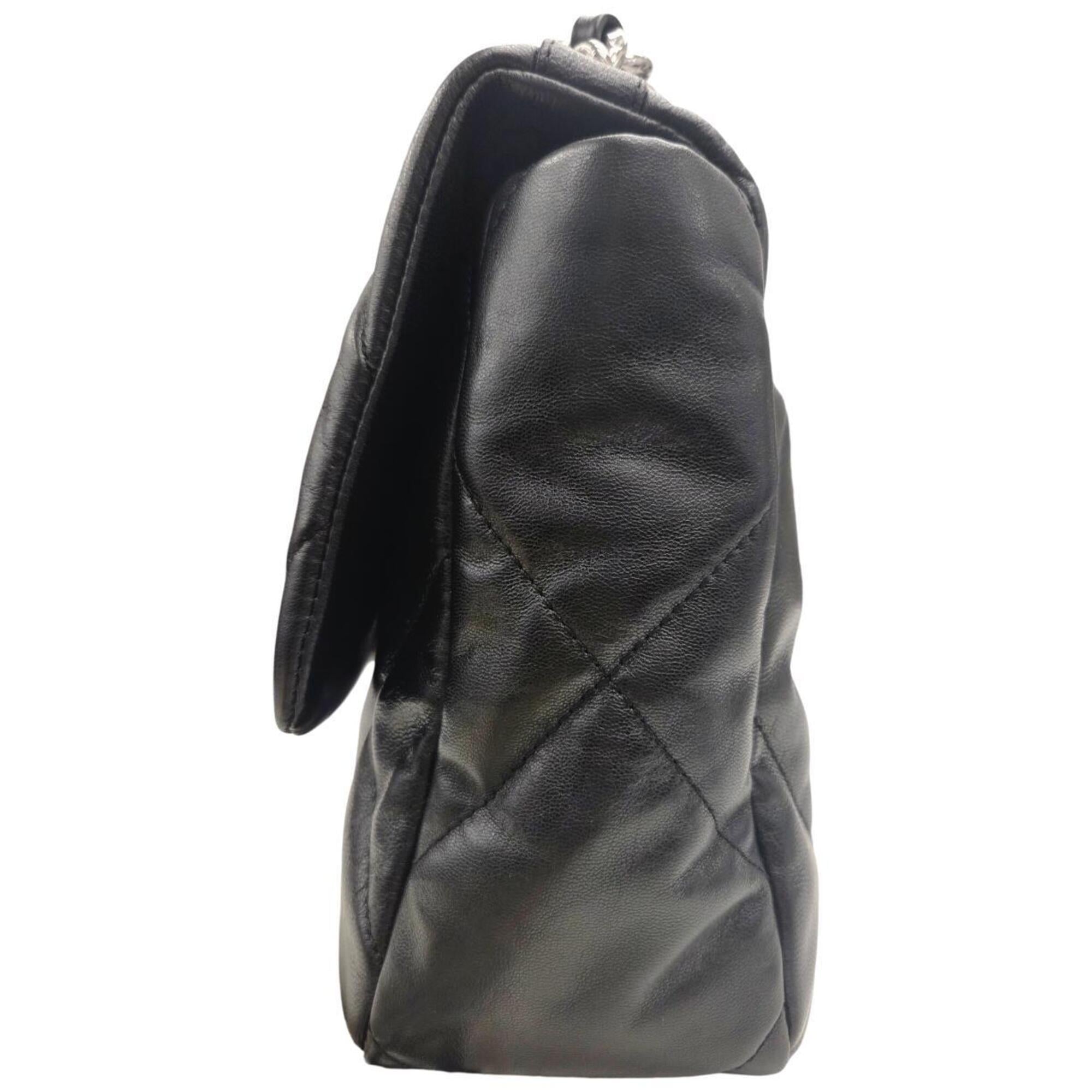 Chanel Black Leather Shoulder Bag (Pre-Owned)