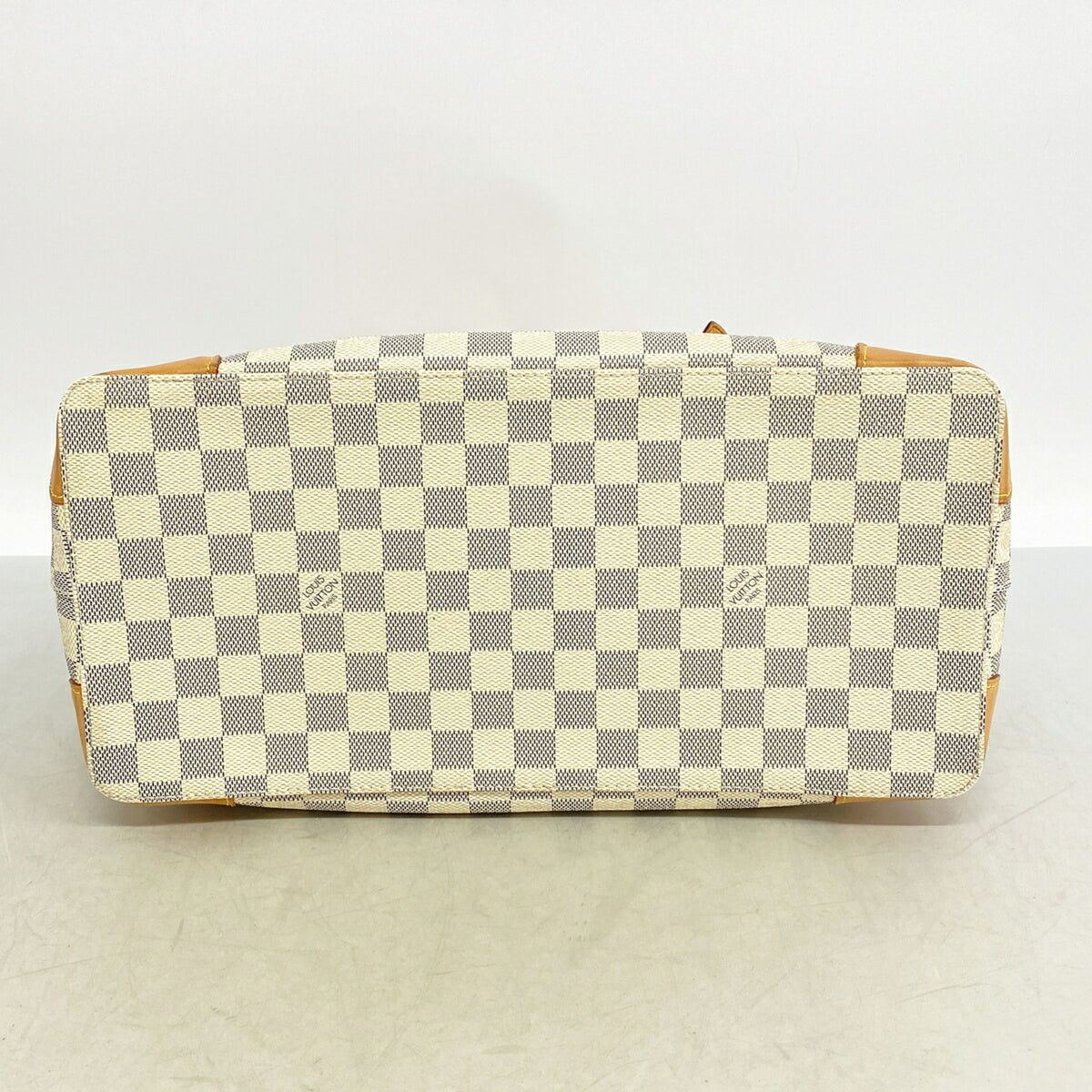 Louis Vuitton White Tote Bag (Pre-Owned)