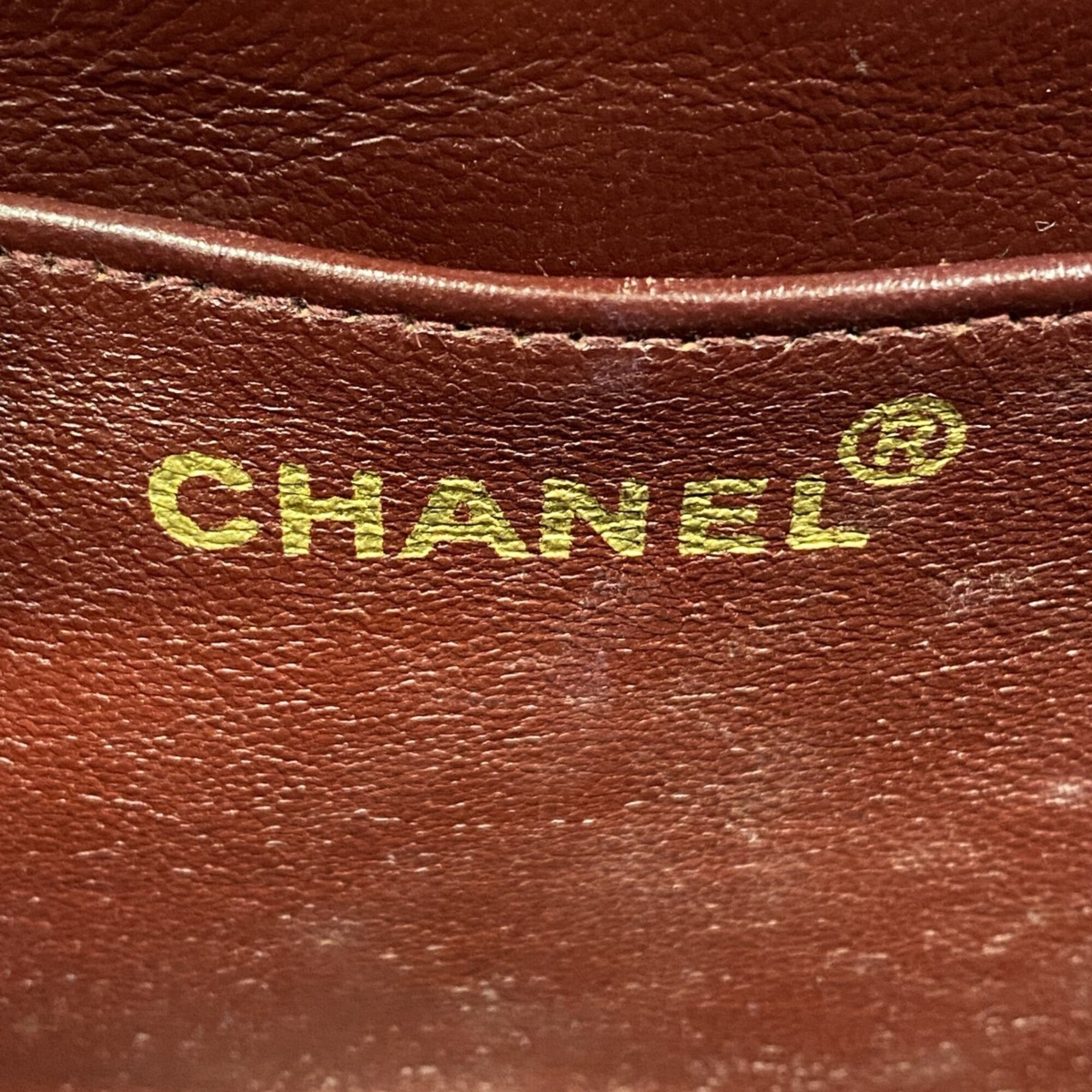 Chanel Black Leather Shoulder Bag (Pre-Owned)