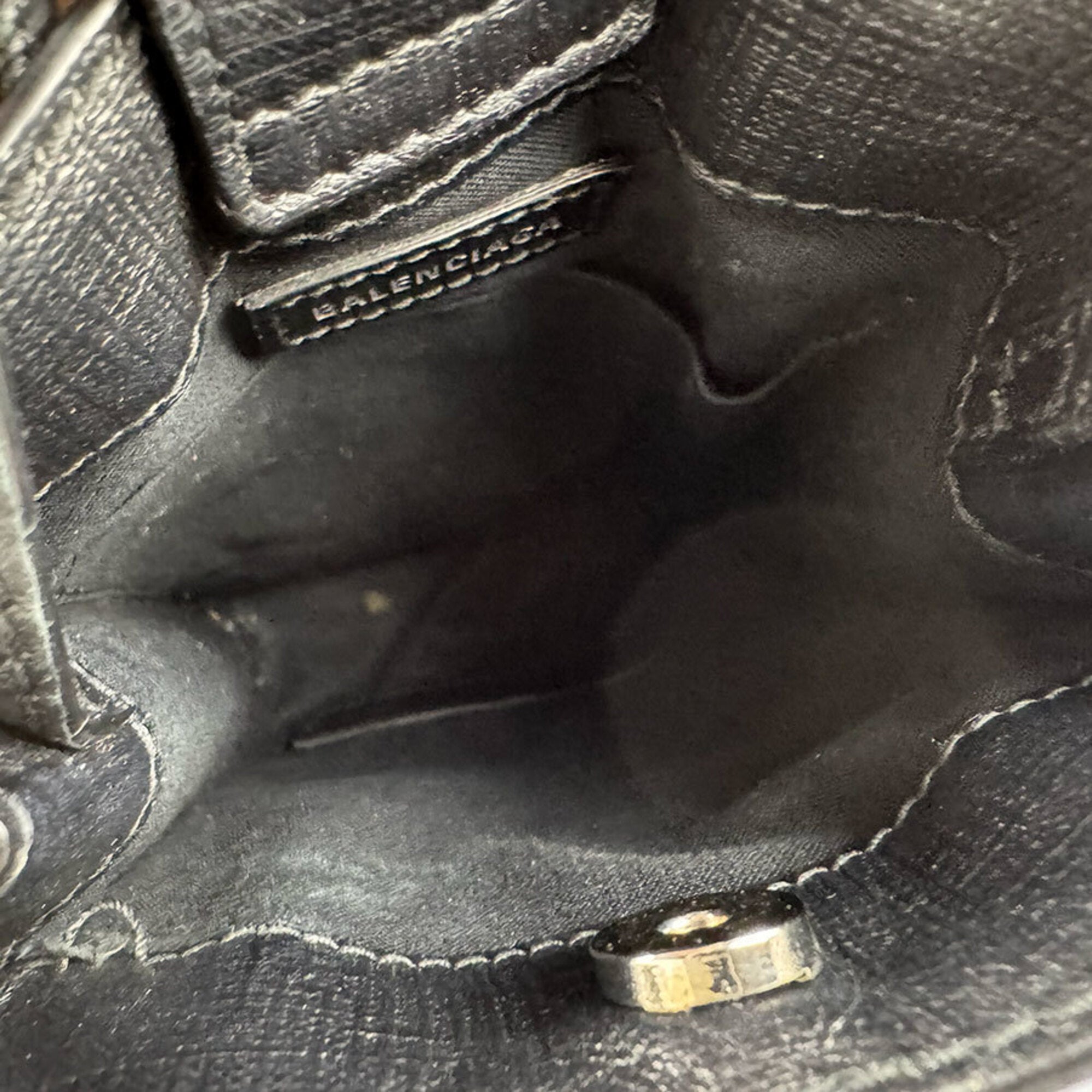 Balenciaga Black Leather Shoulder Bag (Pre-Owned)