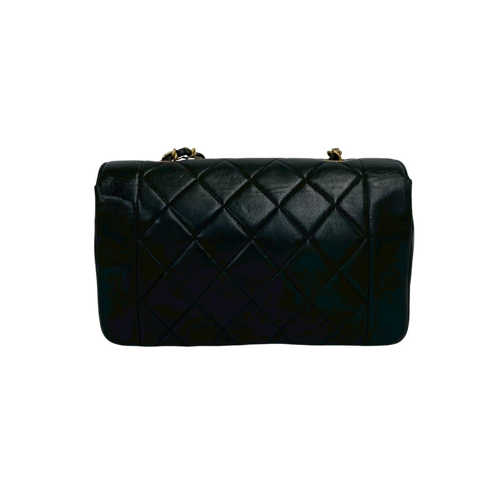 Chanel Black Leather Shoulder Bag (Pre-Owned)