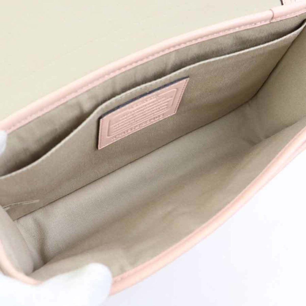 Coach Pink Leather Shoulder Bag (Pre-Owned)