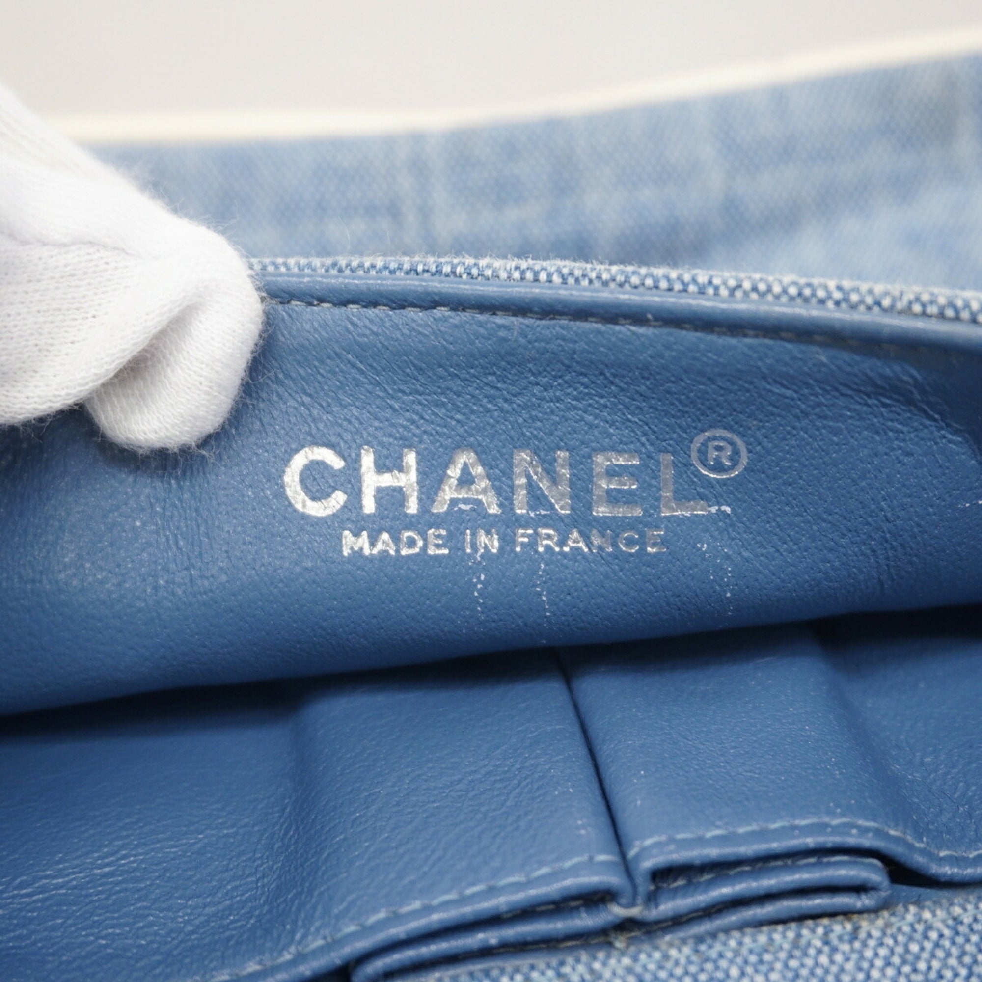 Chanel Blue Denim Shoulder Bag (Pre-Owned)