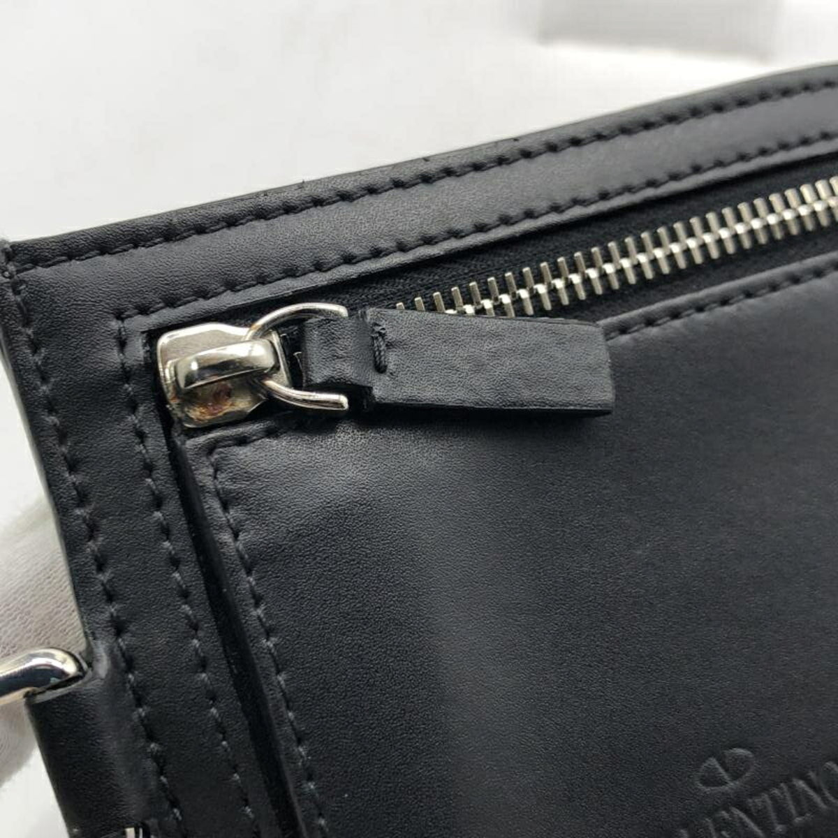 Valentino Garavani Black Chain/Shoulder Wallet (Pre-Owned)