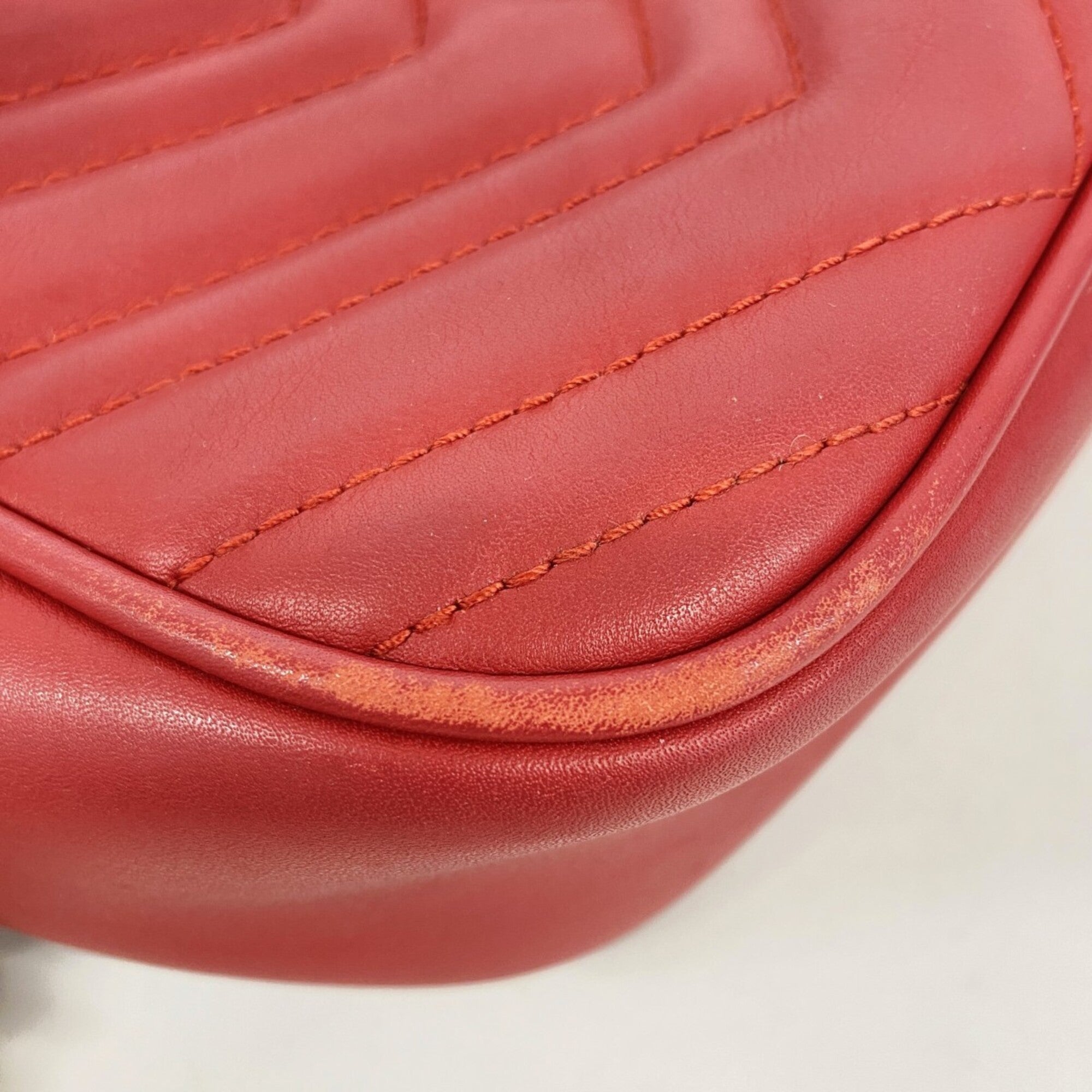 Gucci Red Color Leather Shoulder Bag (Pre-Owned)