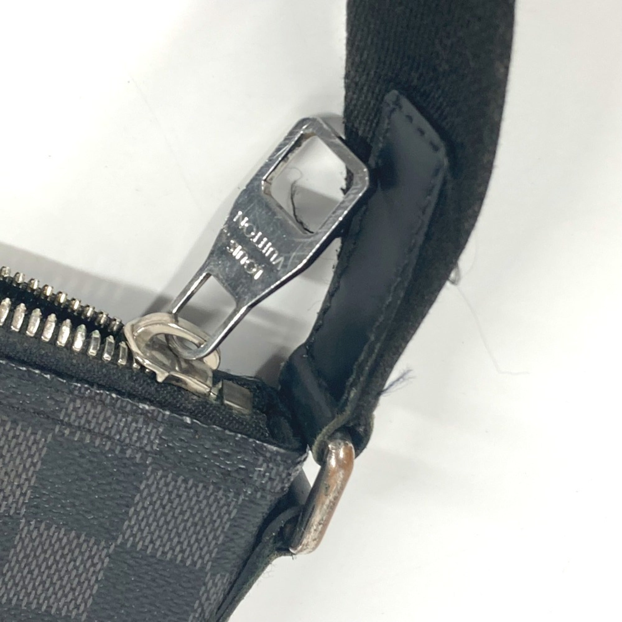 Louis Vuitton Damier Graphite Damier Graphite Shoulder Bag (Pre-Owned)