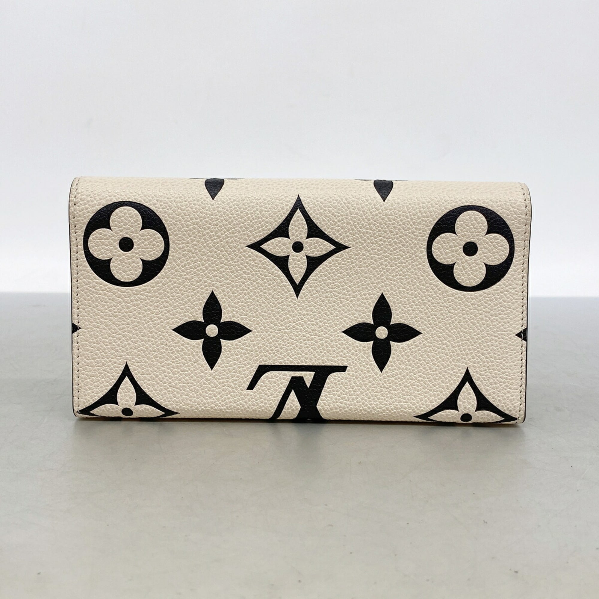 Louis Vuitton Black Cream Long Wallet (Bi-Fold) (Pre-Owned)
