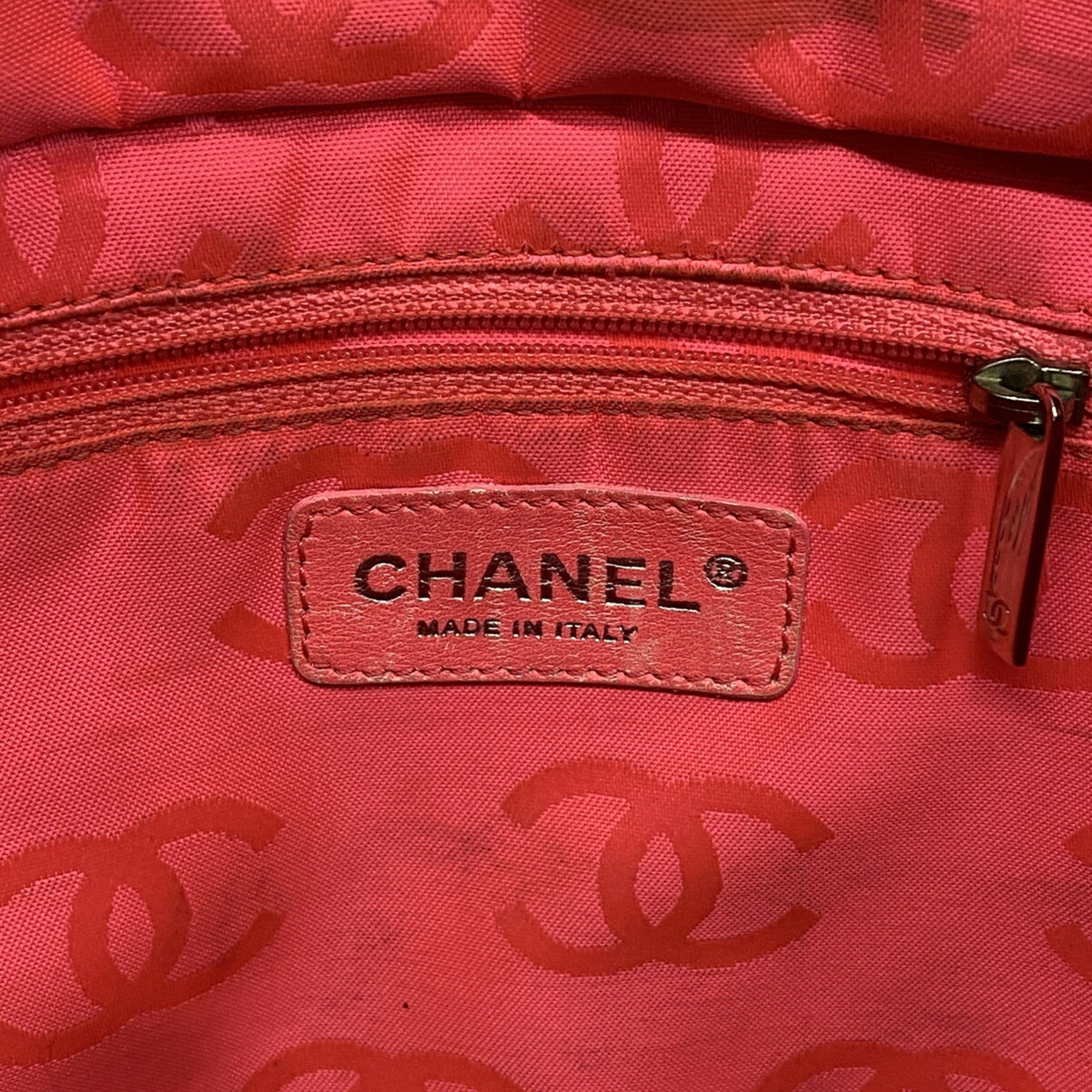 Chanel Black Leather Tote Bag (Pre-Owned)