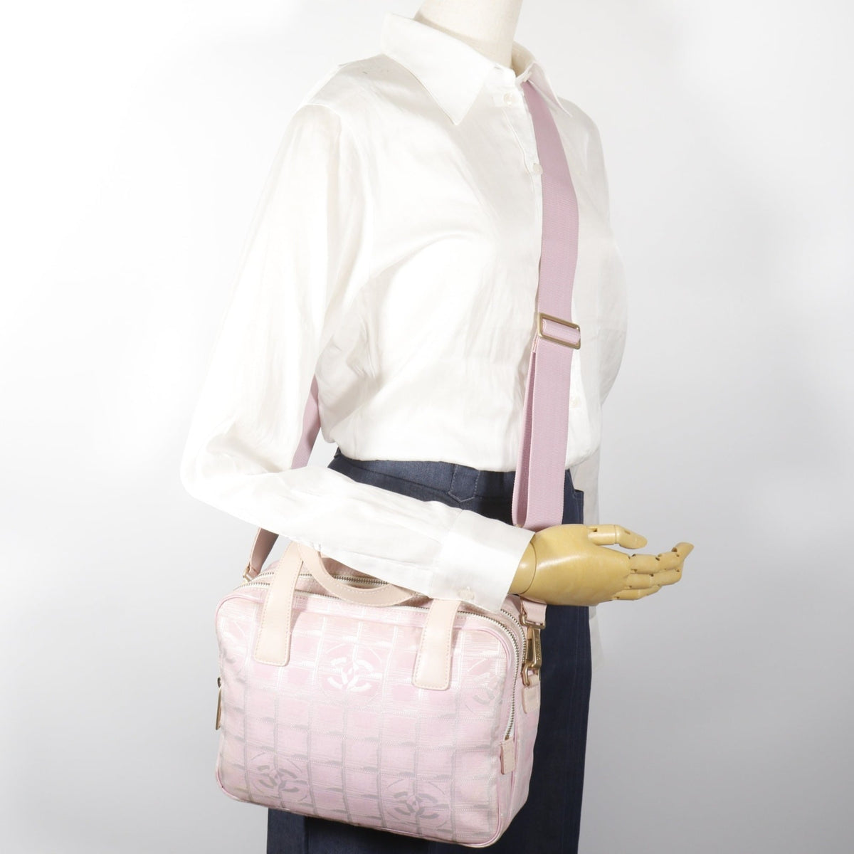 Chanel New Travel Line Pink Nylon Canvas Handbag (Pre-Owned)
