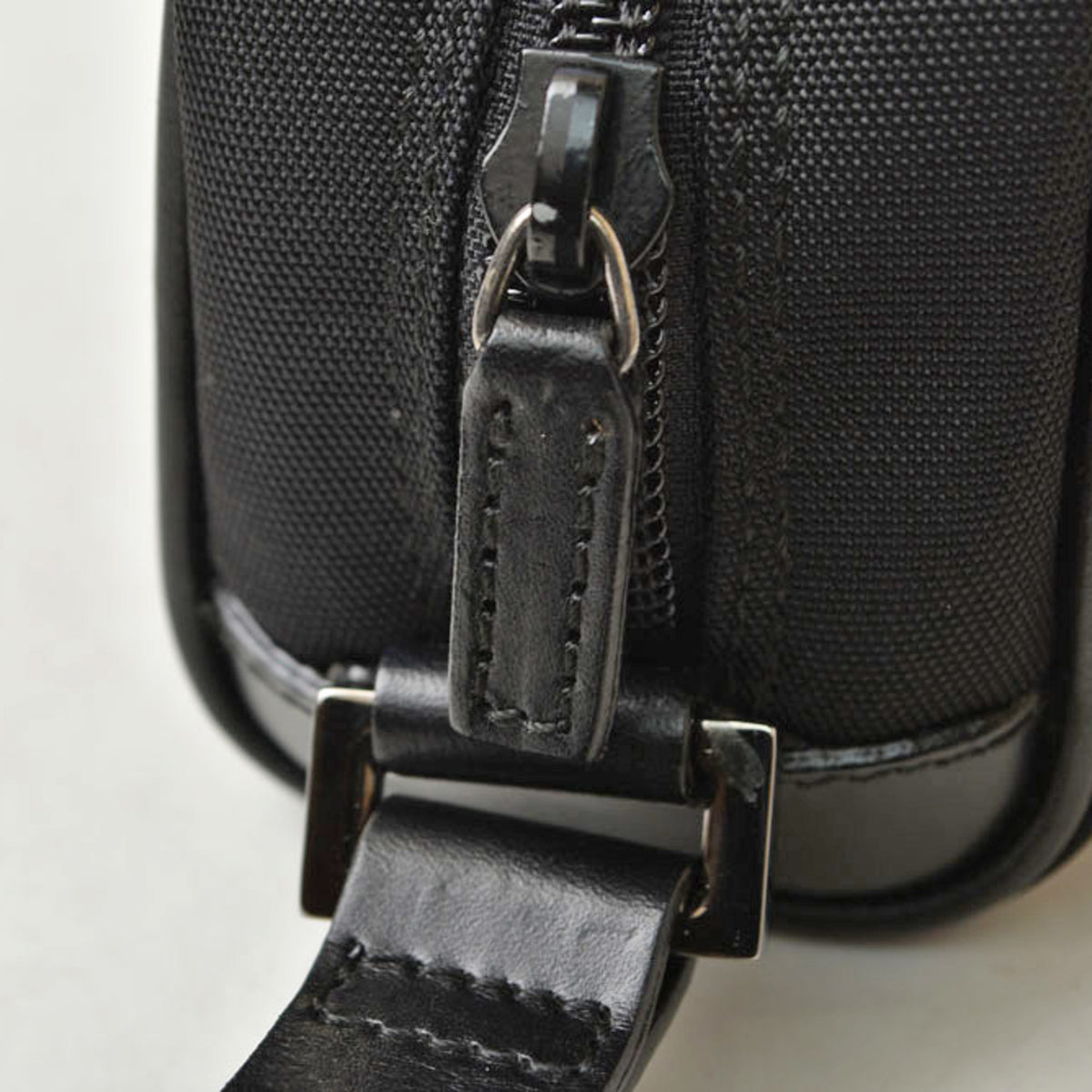 Gucci Black Leather Nylon Pouch (Pre-Owned)