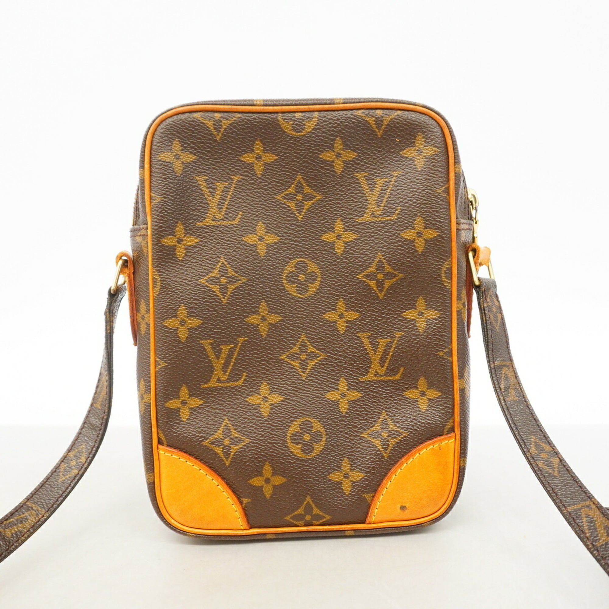 Louis Vuitton Brown Shoulder Bag (Pre-Owned)