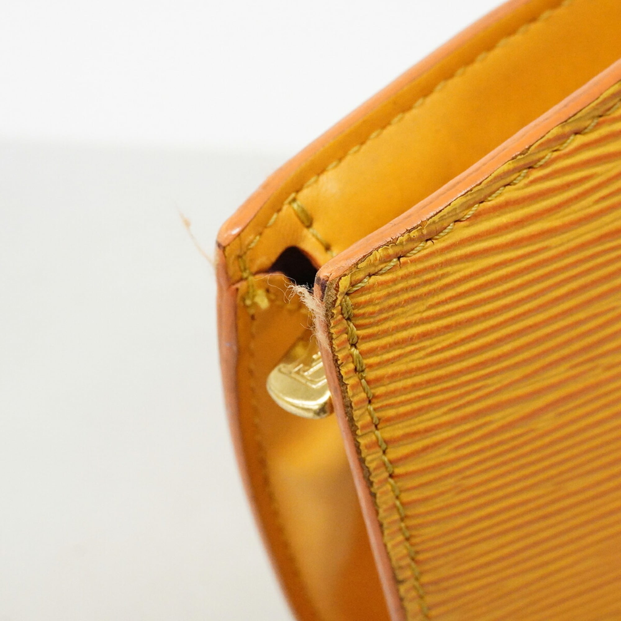 Louis Vuitton Jaune Shoulder Bag (Pre-Owned)
