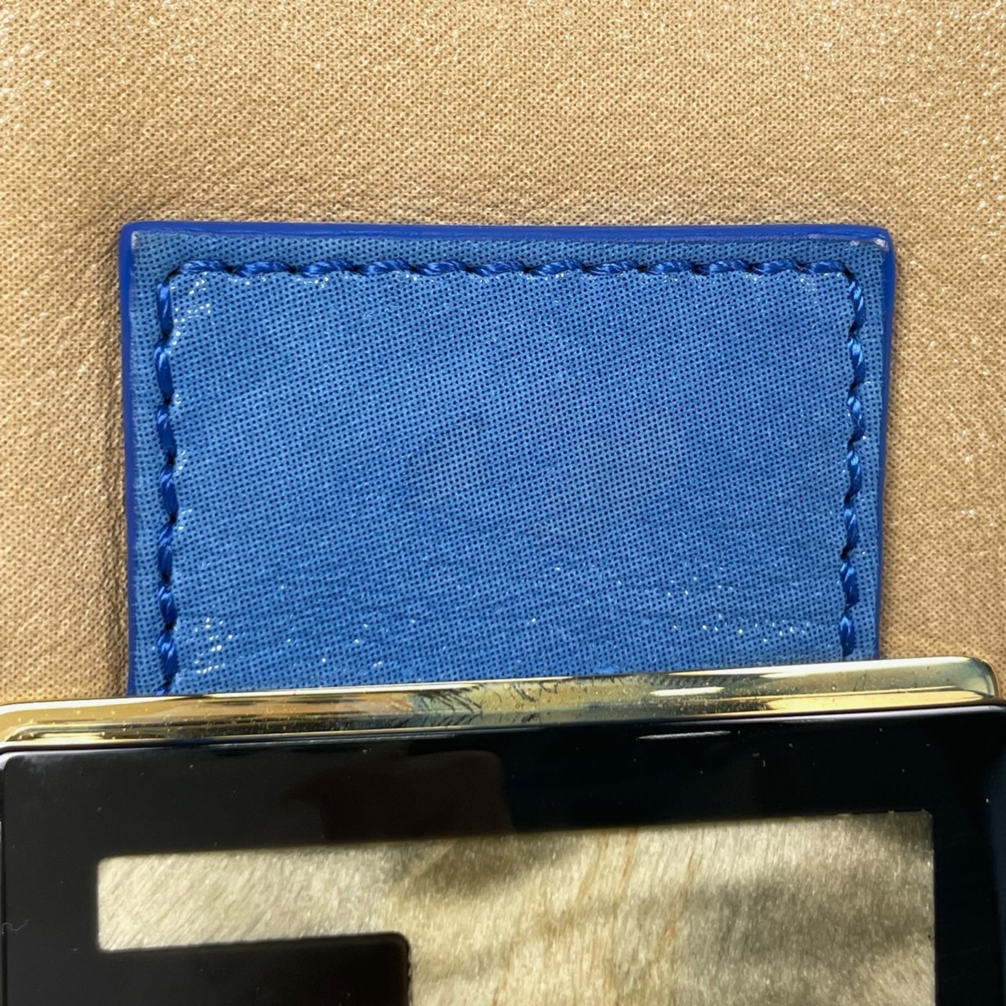 Fendi Beige Blue Leather Shoulder Bag (Pre-Owned)