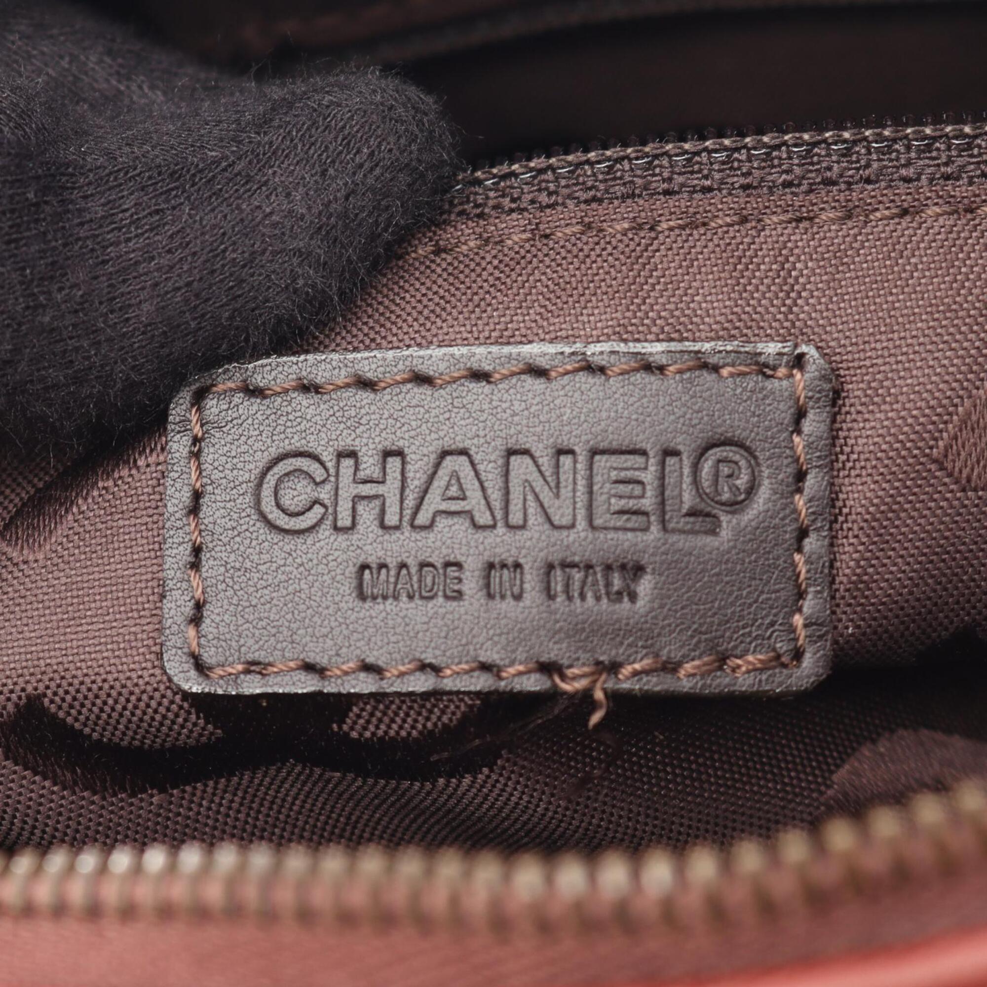 Chanel Brown Leather Handbag (Pre-Owned)