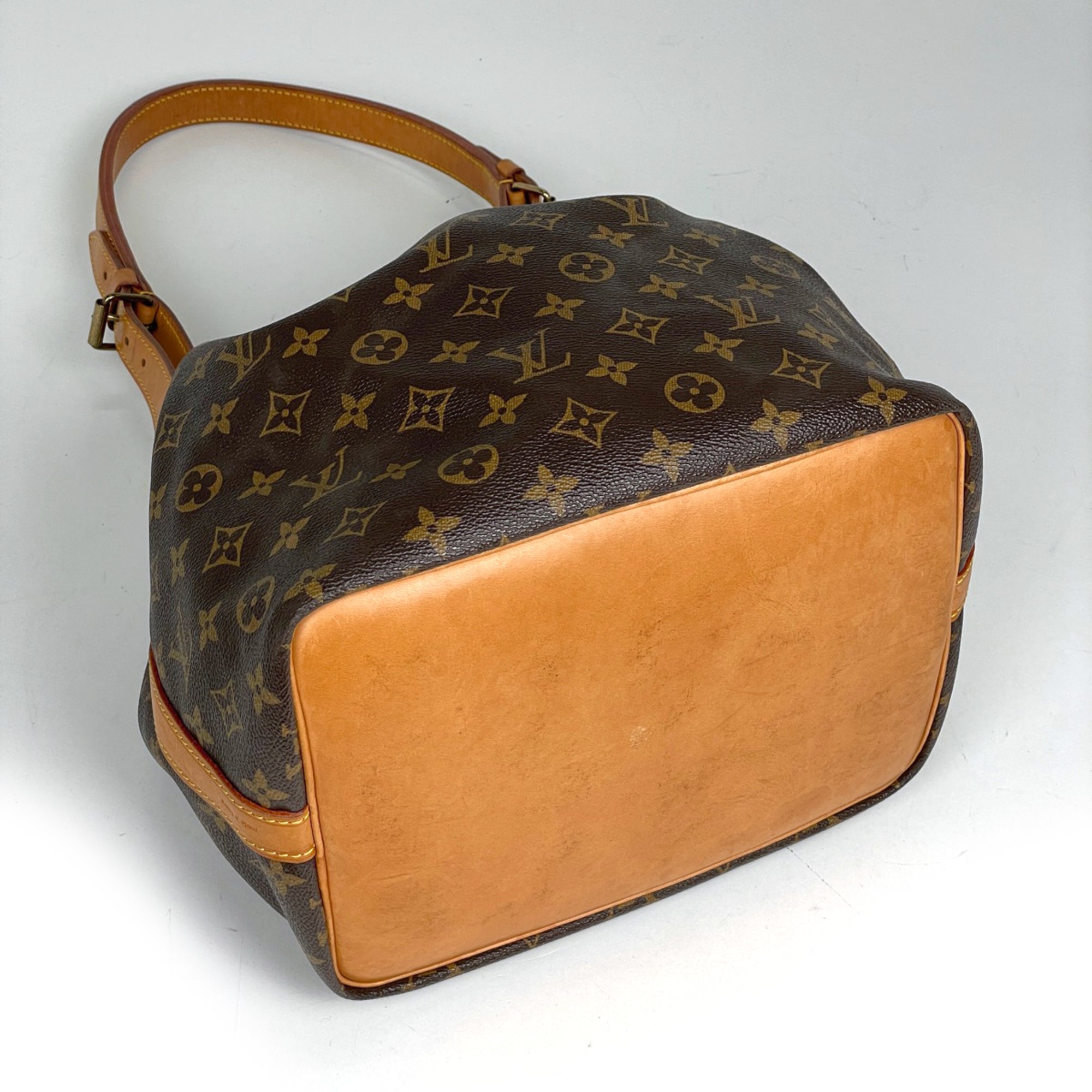 Louis Vuitton Brown Monogram Shoulder Bag (Pre-Owned)
