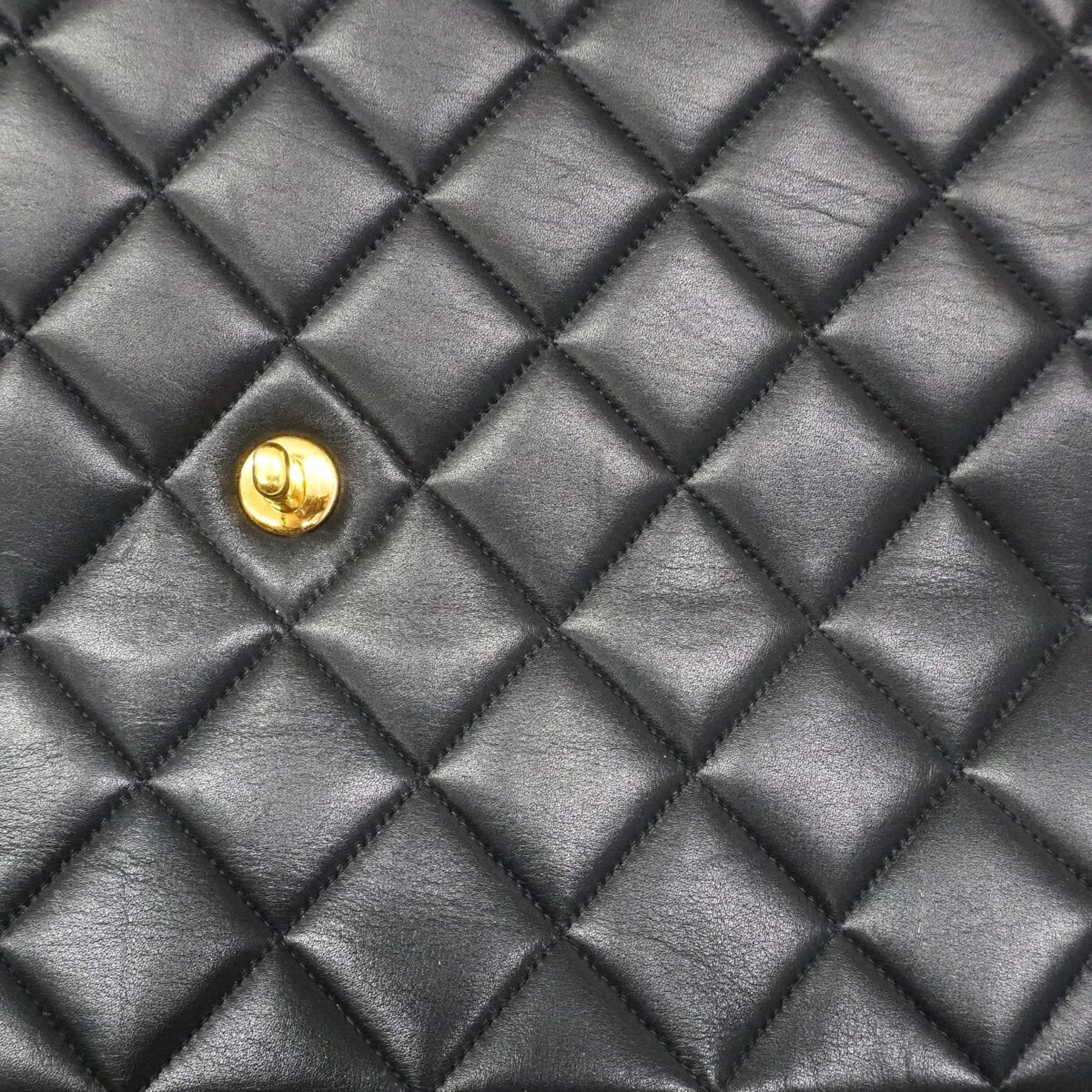 Chanel Black Leather Shoulder Bag (Pre-Owned)
