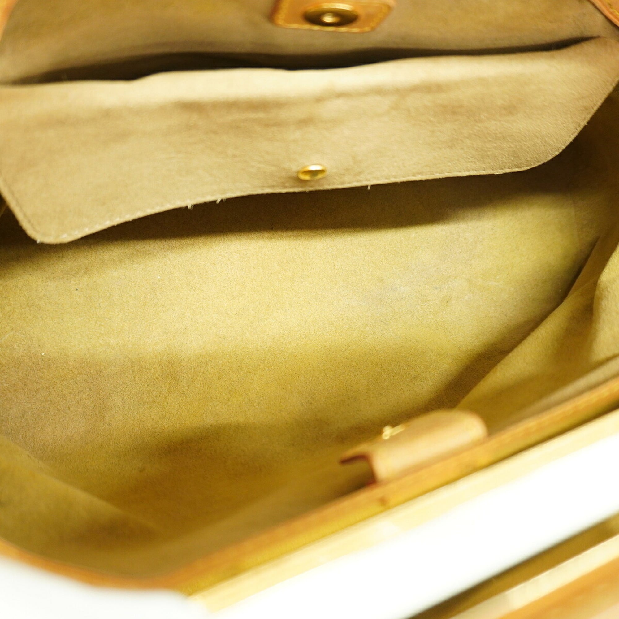 Louis Vuitton Noir Handbag (Pre-Owned)