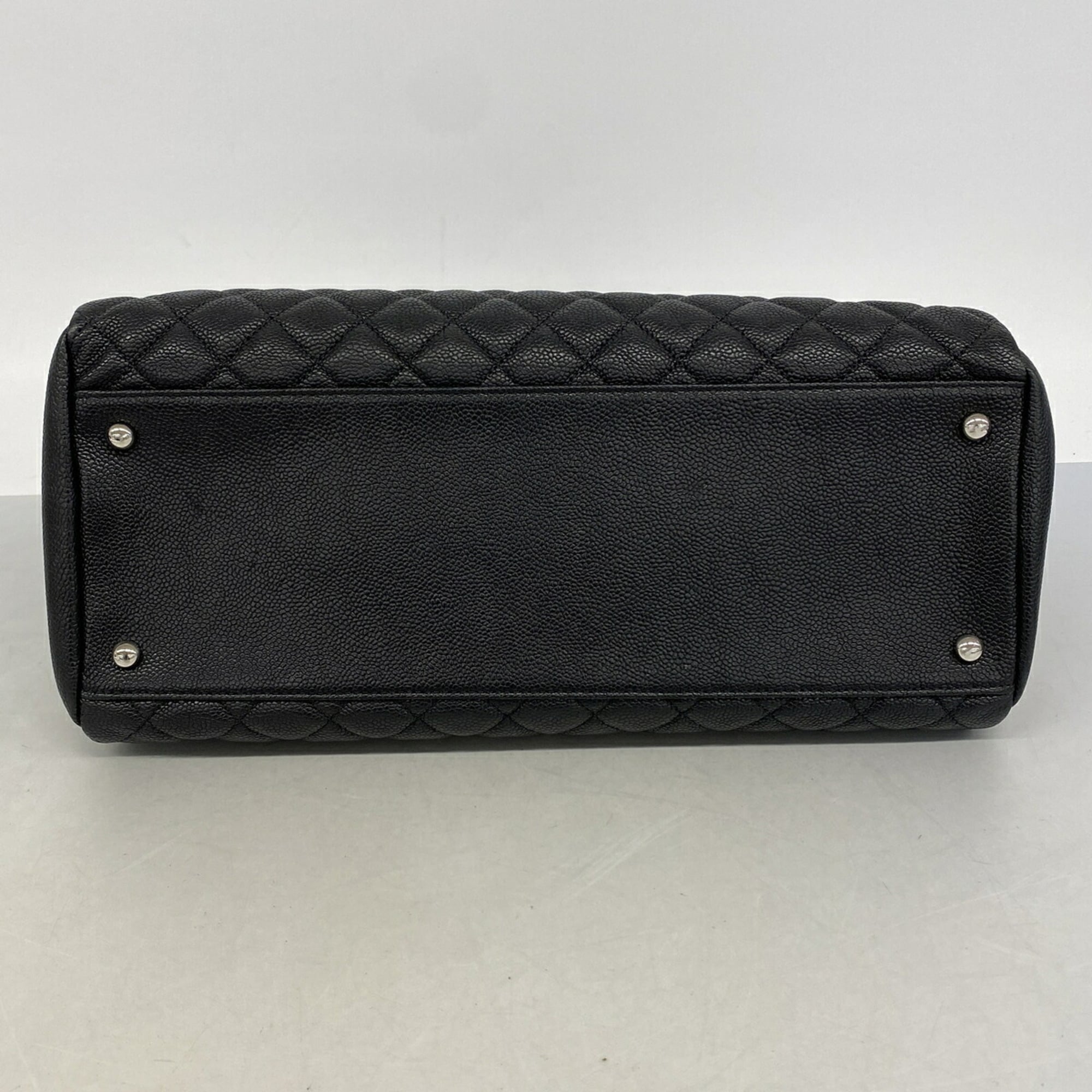 Chanel Black Grained Calfskin Shoulder Bag (Pre-Owned)