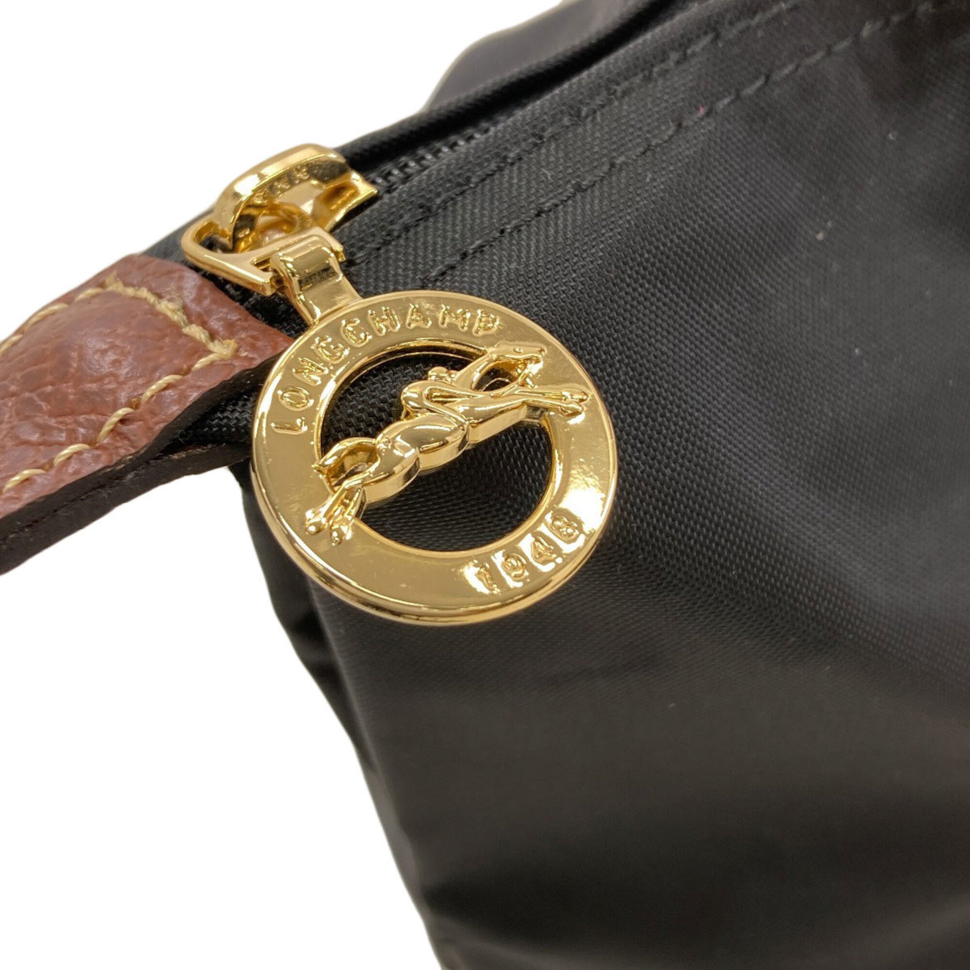 Longchamp Black Nylon Handbag (Pre-Owned)
