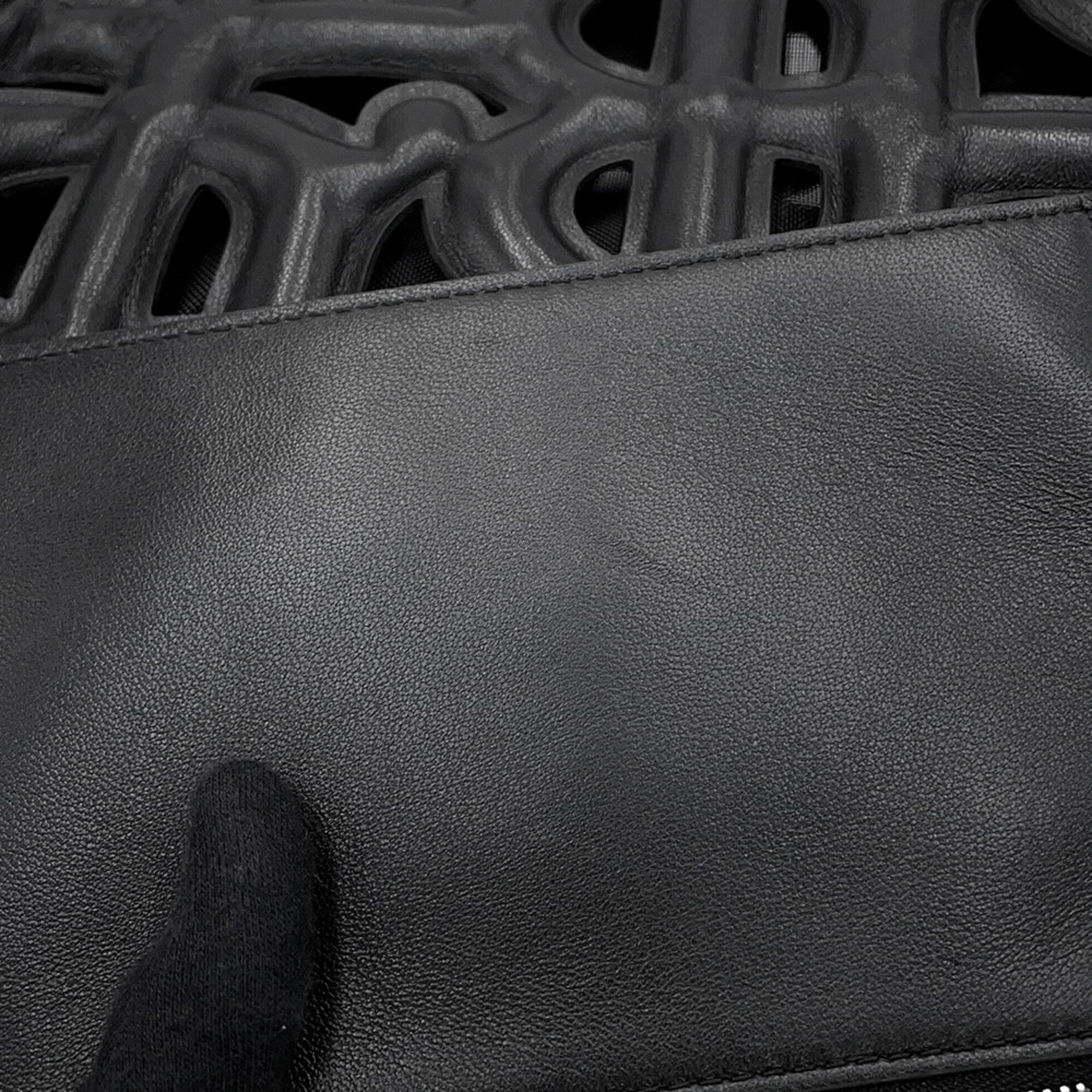 Burberry Black Mesh Leather Handbag Pouch (Pre-Owned)