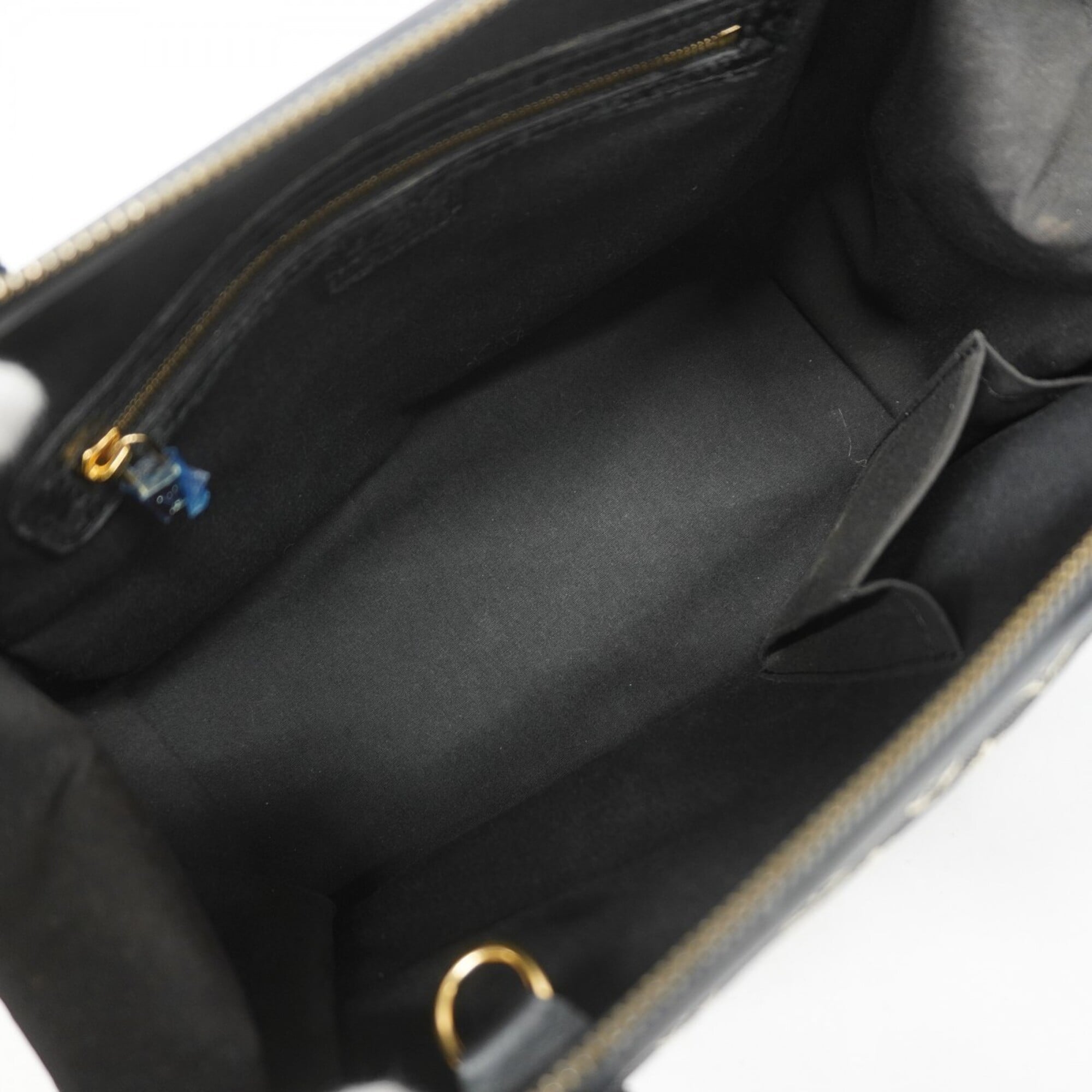 Louis Vuitton Noir Handbag (Pre-Owned)