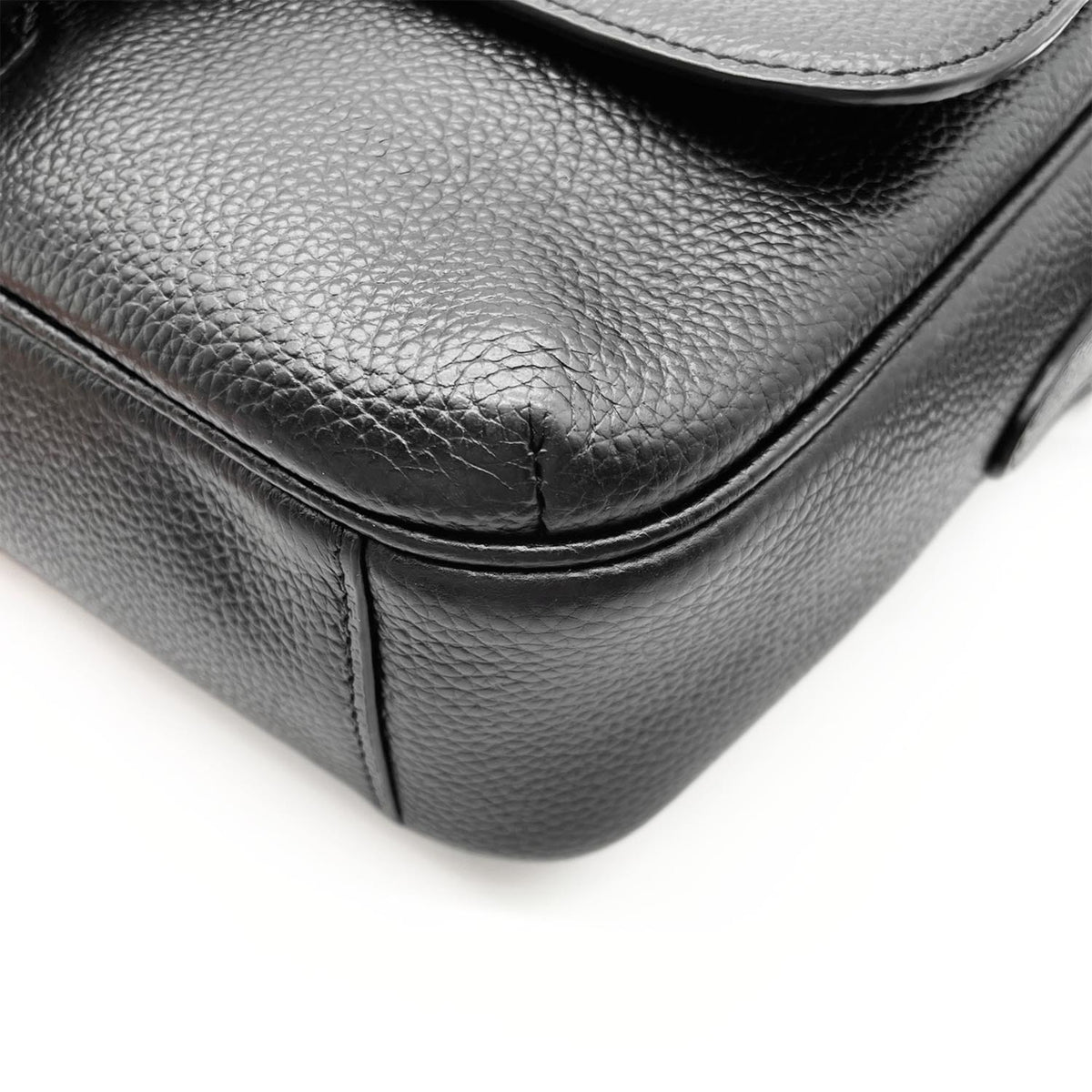 Coach Black Leather Shoulder Bag (Pre-Owned)