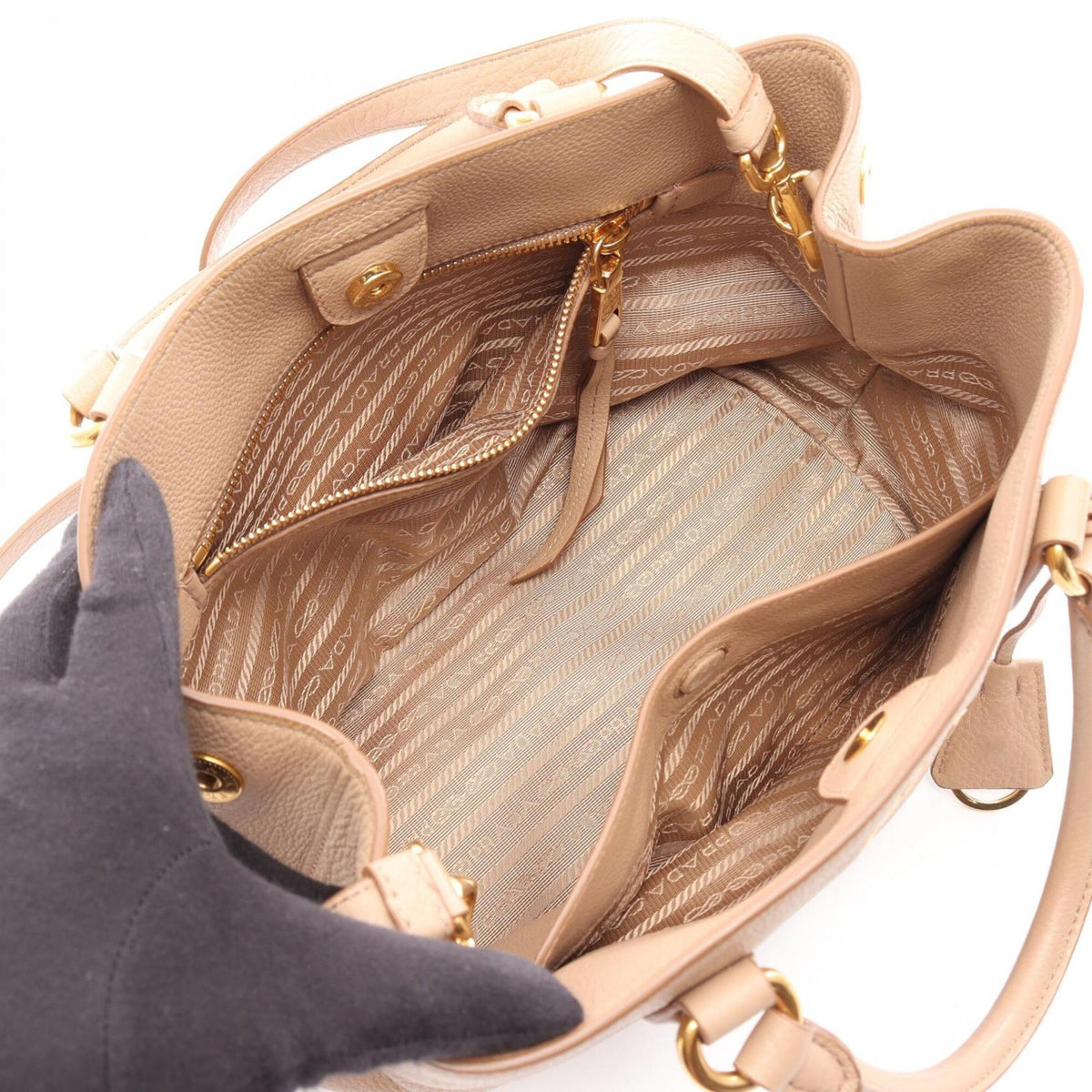 Prada Pink Leather Handbag (Pre-Owned)