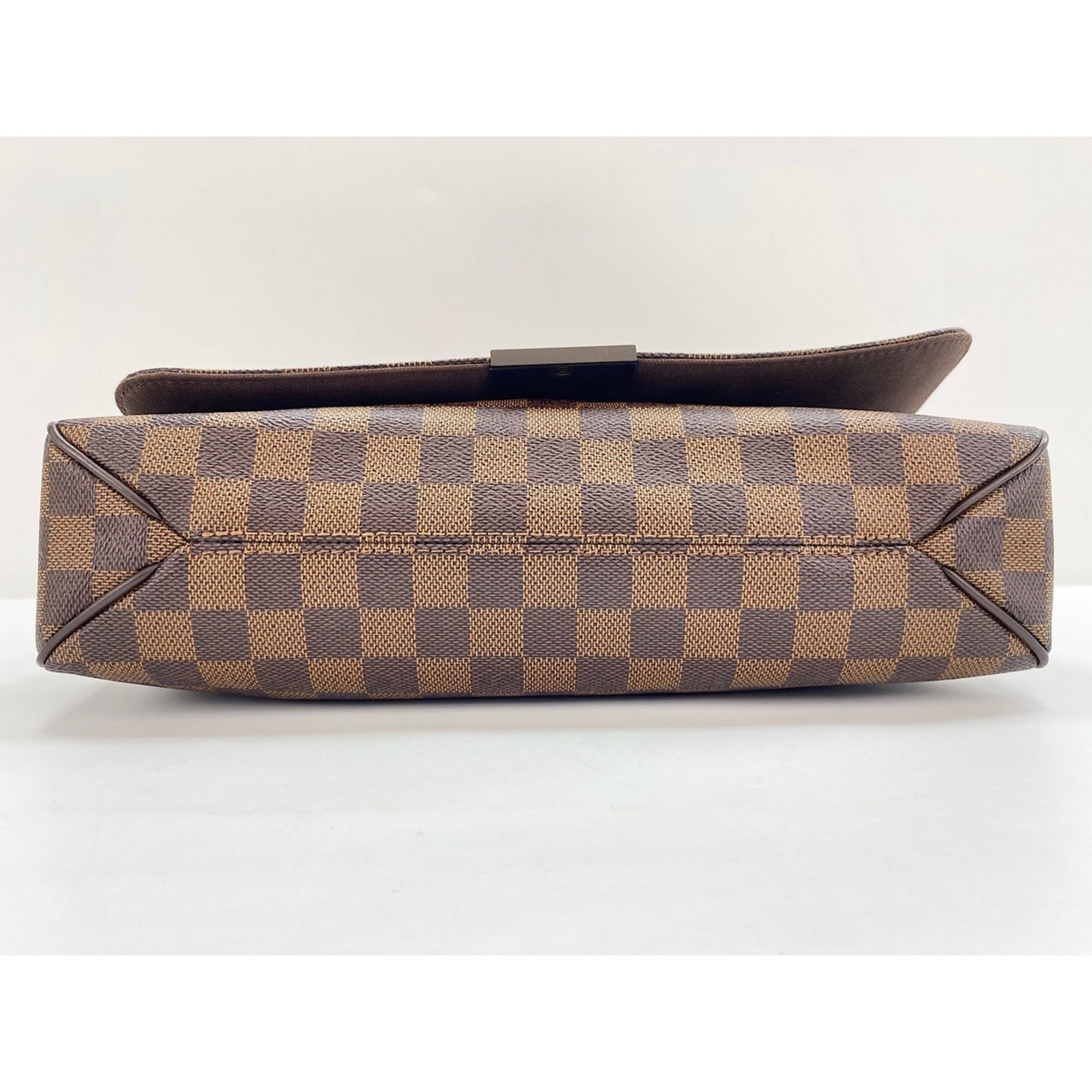 Louis Vuitton Brown Shoulder Bag (Pre-Owned)
