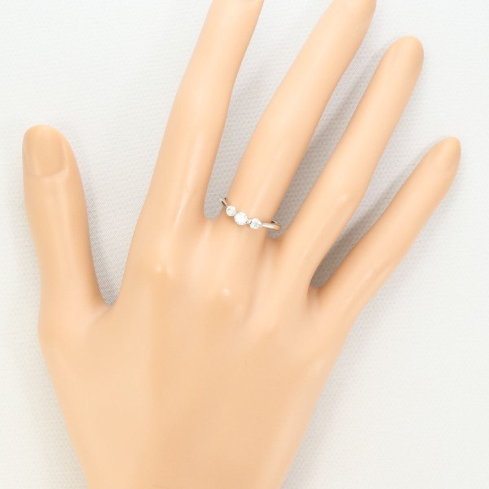 Unbranded White Gold White Gold (18K) Band Ring (Pre-Owned)