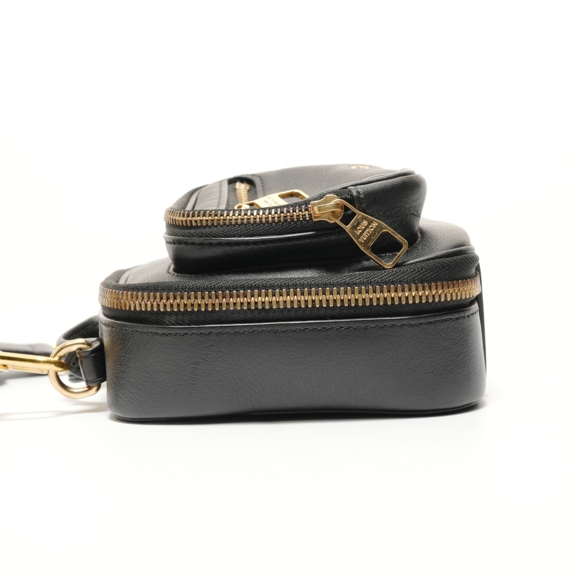Louis Vuitton Black Shoulder Bag (Pre-Owned)