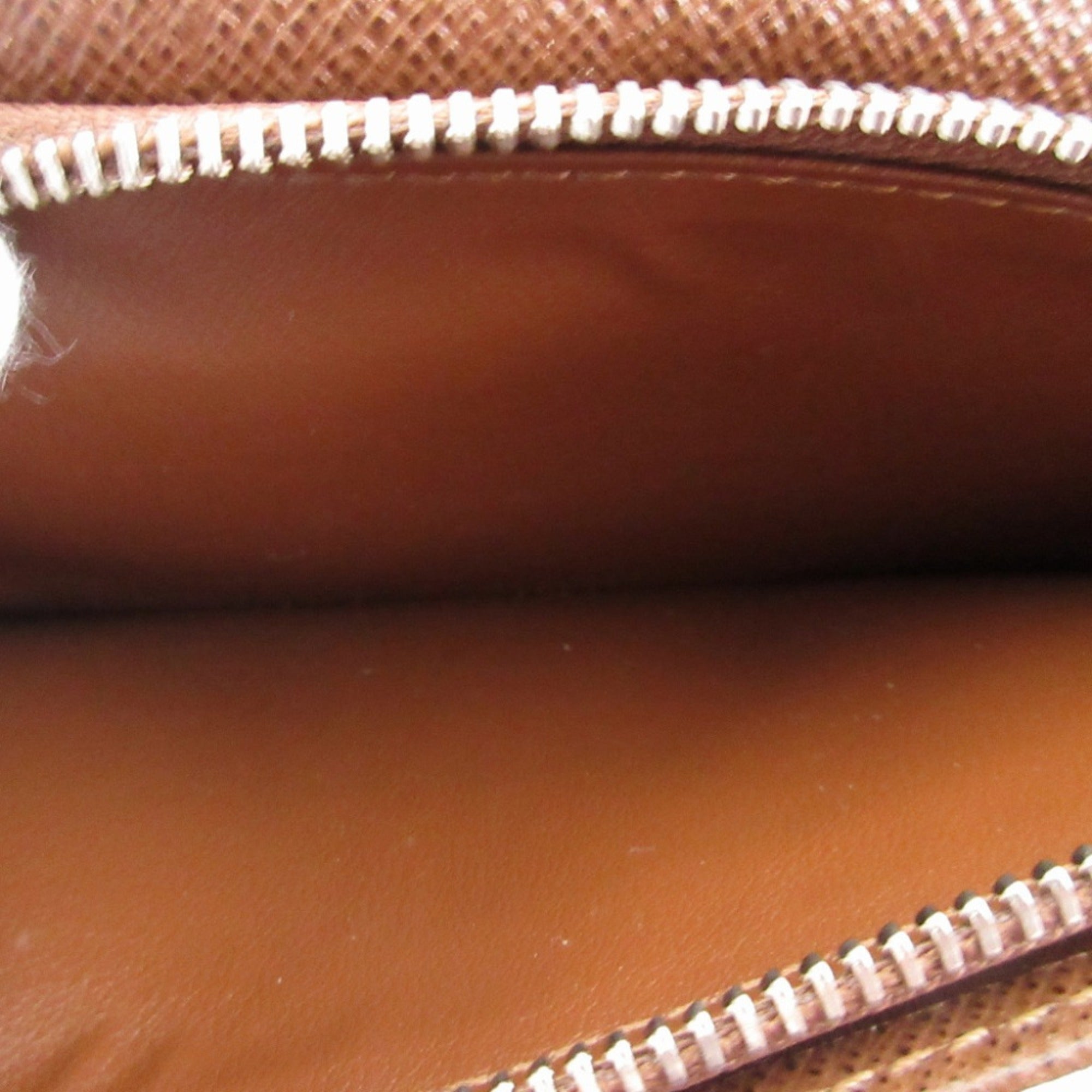 Louis Vuitton Grizzly Taiga Leather Long Wallet (Bi-Fold) (Pre-Owned)