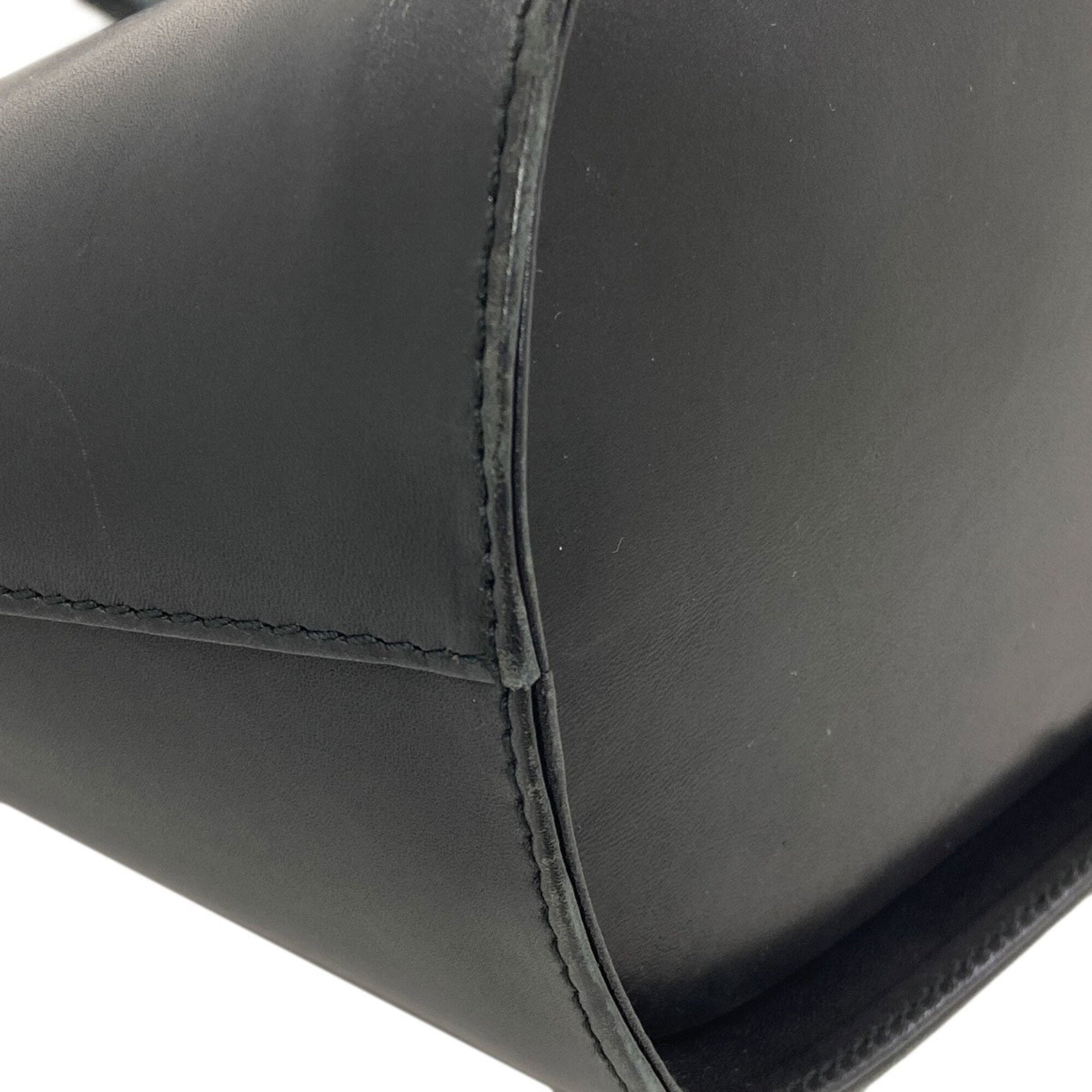 Salvatore Ferragamo Black Leather Handbag (Pre-Owned)