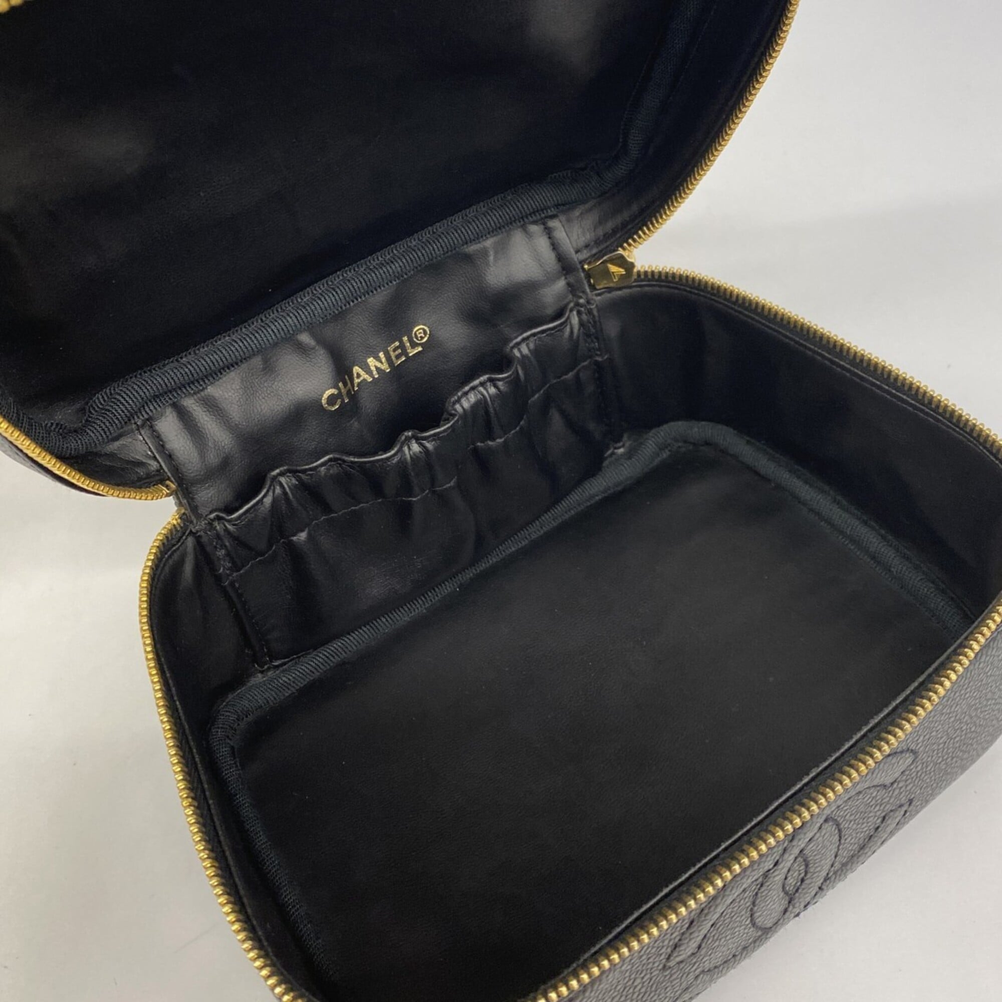 Chanel Black Grained Calfskin Vanity Bag (Pre-Owned)