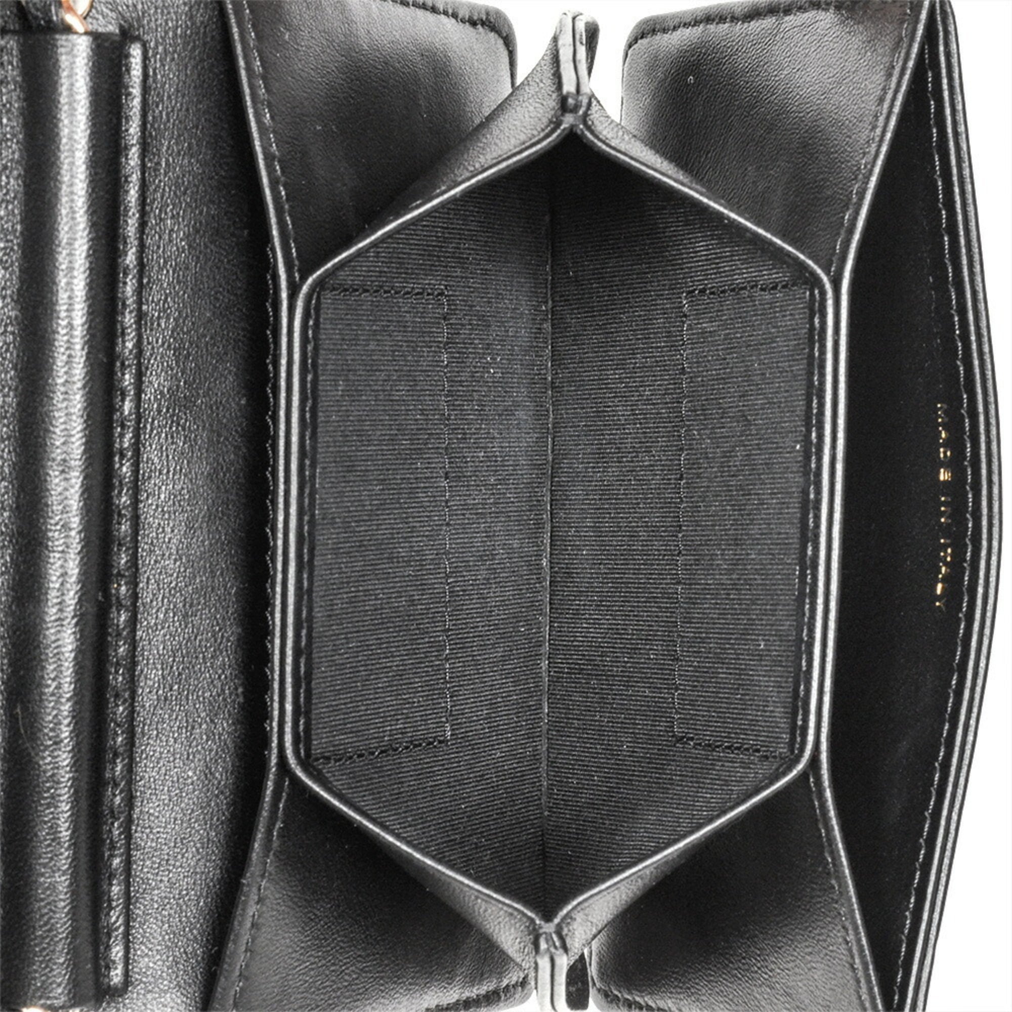 Chanel Matelasse Black Leather Shoulder Bag (Pre-Owned)