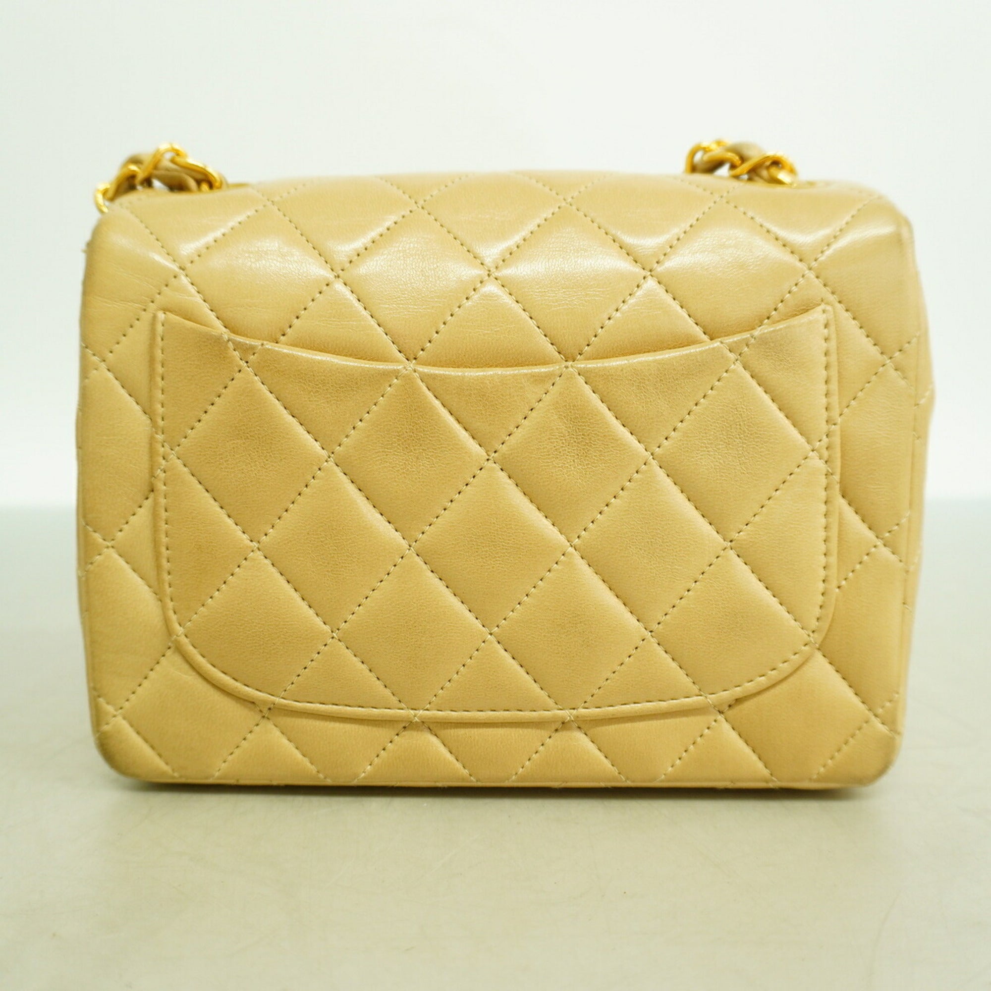 Chanel Beige Leather Shoulder Bag (Pre-Owned)