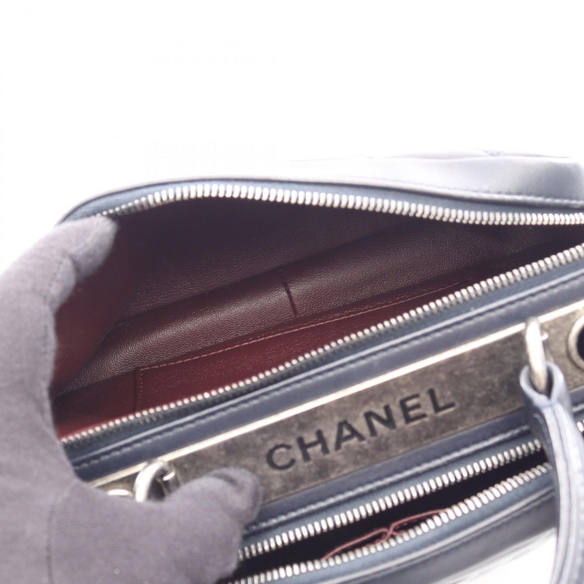 Chanel Black Leather Handbag Shoulder Bag (Pre-Owned)